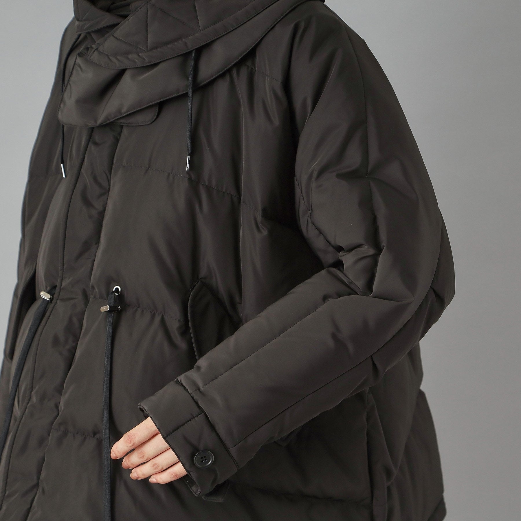 ドレステリア DRESSTERIOR VACHEMENT(ヴァシュモン) ハイカウントタフタ ダウンジャケット (ブラック(019)) ブラック(019)