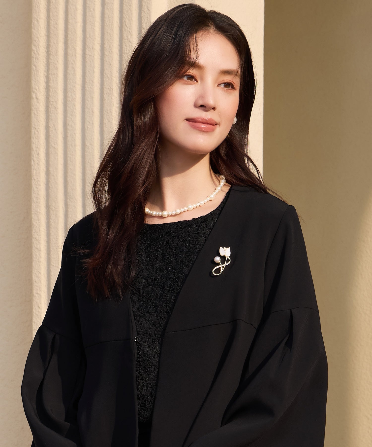 ドレスプラス DRESS+ 大小パールが並ぶショートネックレス (ホワイト) ホワイト