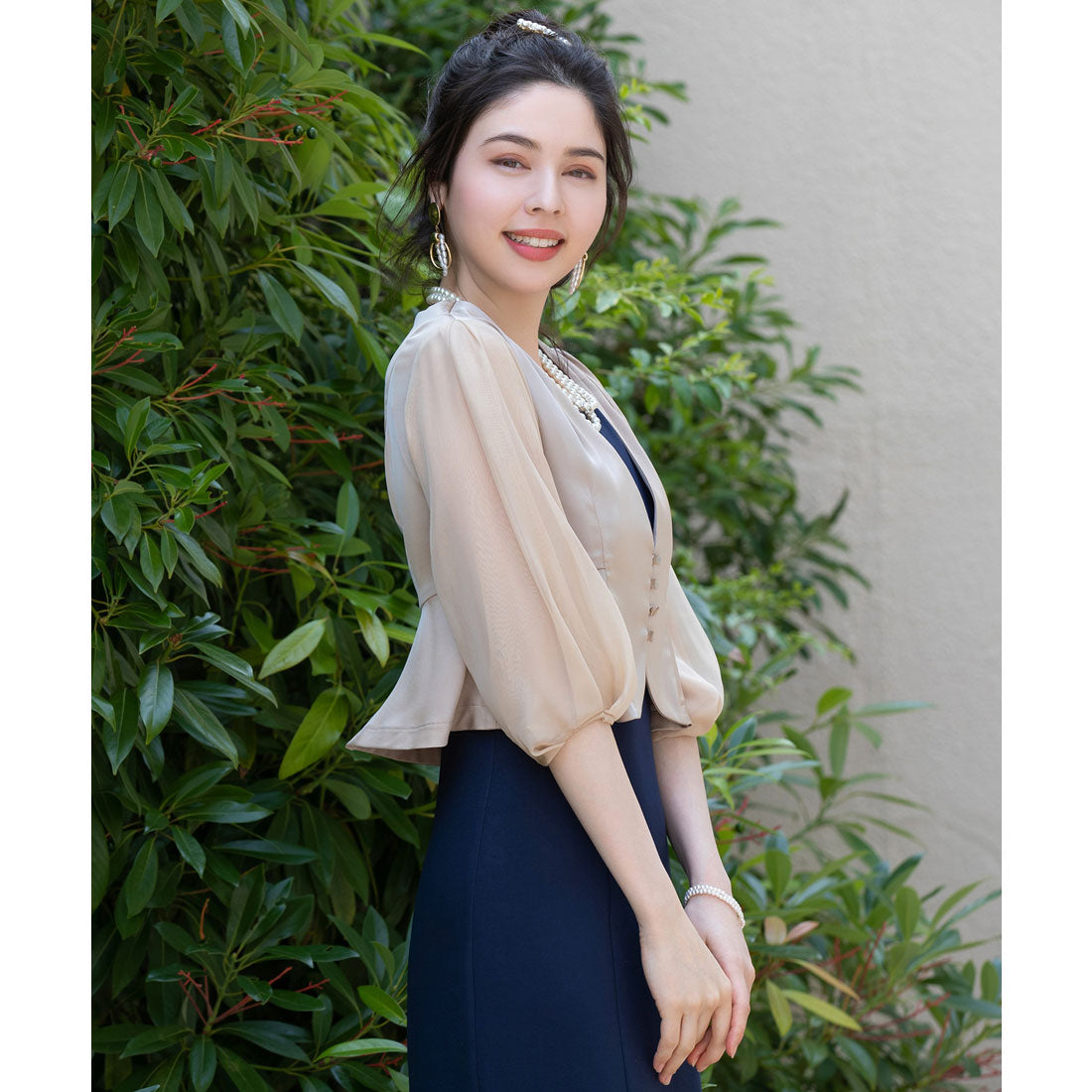 ドレスプラス DRESS+ レディース ジャケット Vネック ノーカラー ショート シアー素材