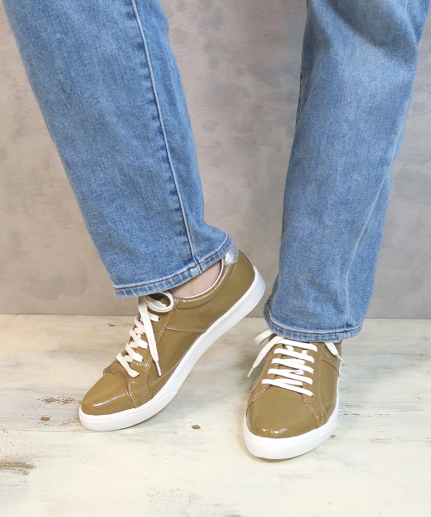 エスメラルダ インポート Esmeralda import 【MIO NOTIS/ミオノティス】ソフトエナメルスニーカー (ベージュ) ベージュ