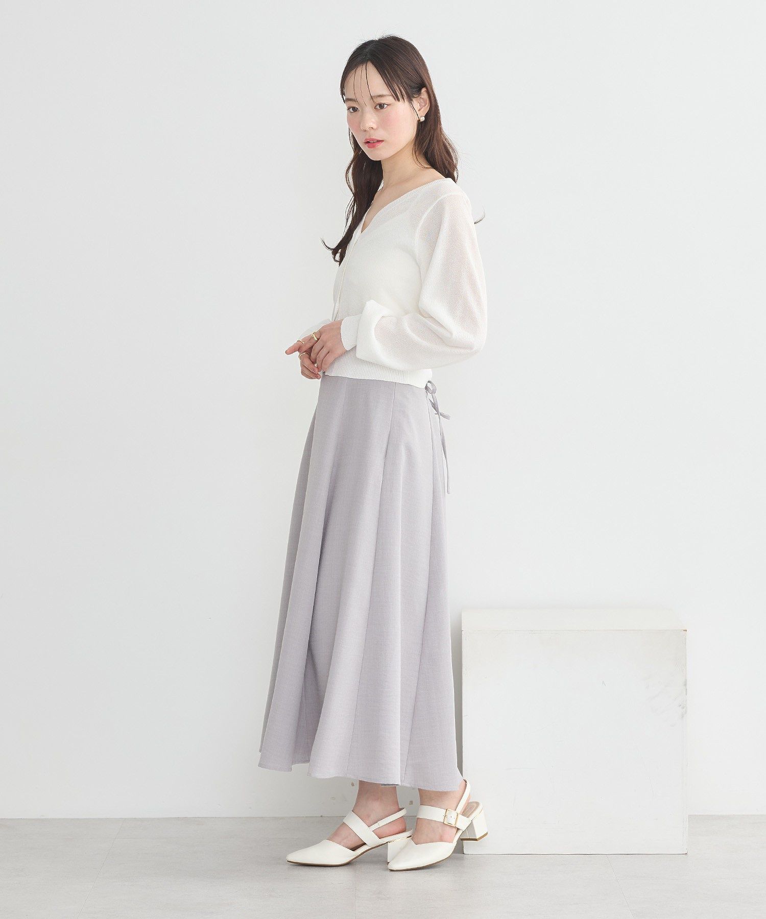 アースミュージックアンドエコロジー earth music&ecology シアーラメVネックカーディガン (ブラック) ブラック