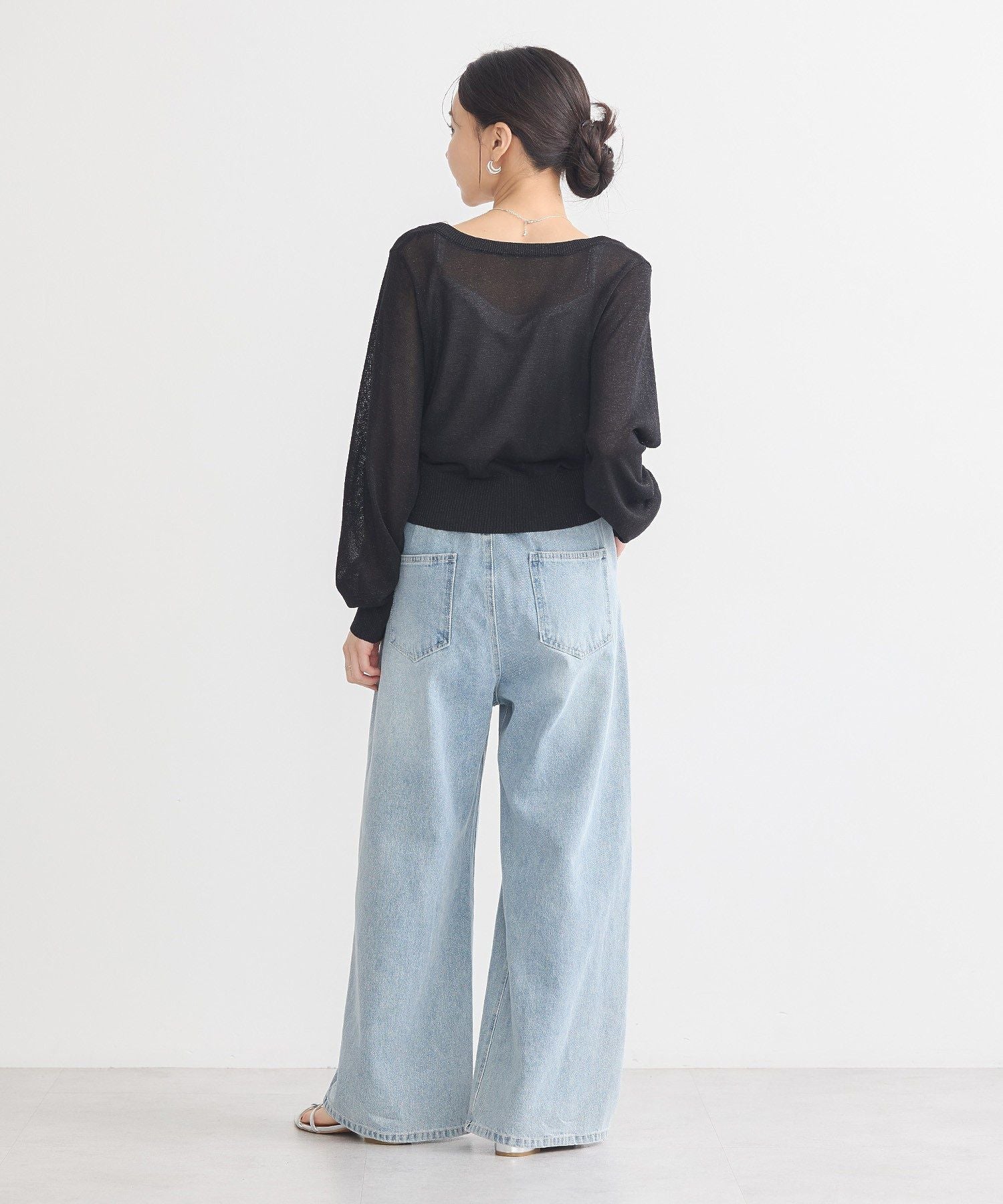 アースミュージックアンドエコロジー earth music&ecology シアーラメVネックカーディガン (ブラック) ブラック