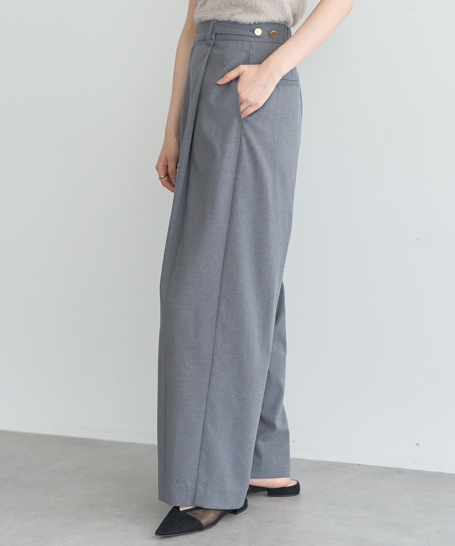 アースミュージックアンドエコロジー earth music&ecology ウエストタブタックパンツ (ブラック) ブラック