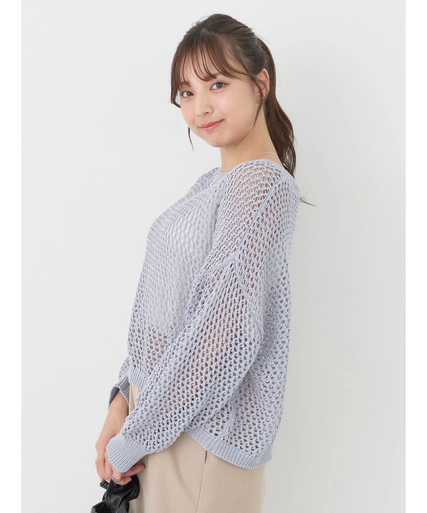 アースミュージックアンドエコロジー earth music&ecology スパンコールショートゆるニット (ブラック) ブラック