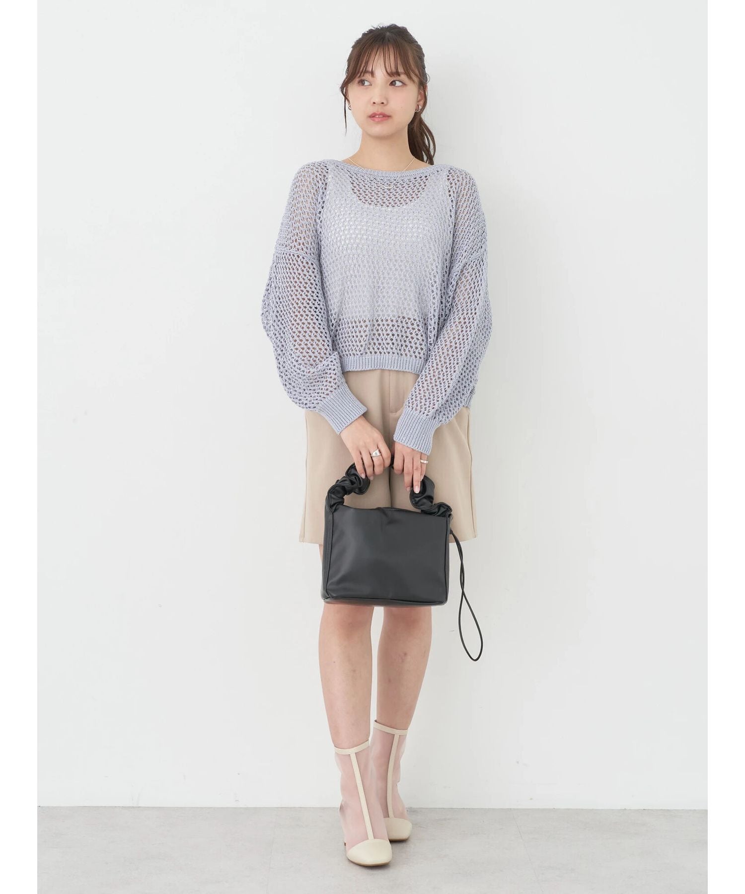 アースミュージックアンドエコロジー earth music&ecology スパンコールショートゆるニット (ブラック) ブラック