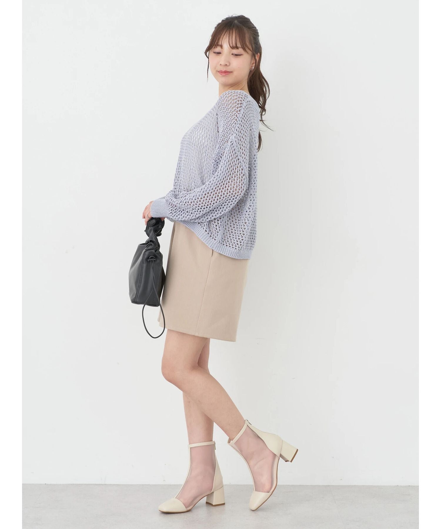 アースミュージックアンドエコロジー earth music&ecology スパンコールショートゆるニット (ブラック) ブラック