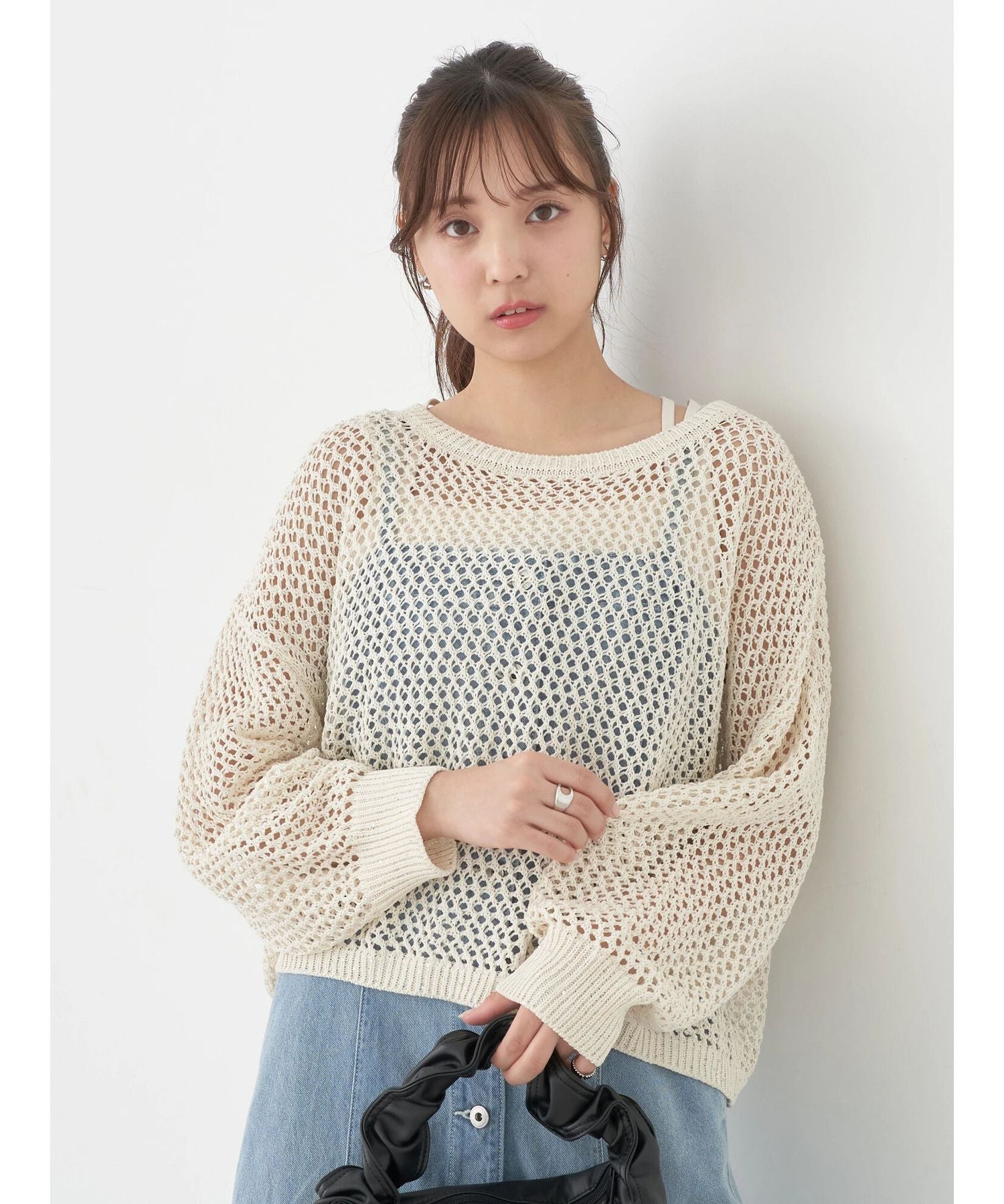 アースミュージックアンドエコロジー earth music&ecology スパンコールショートゆるニット (ブラック) ブラック