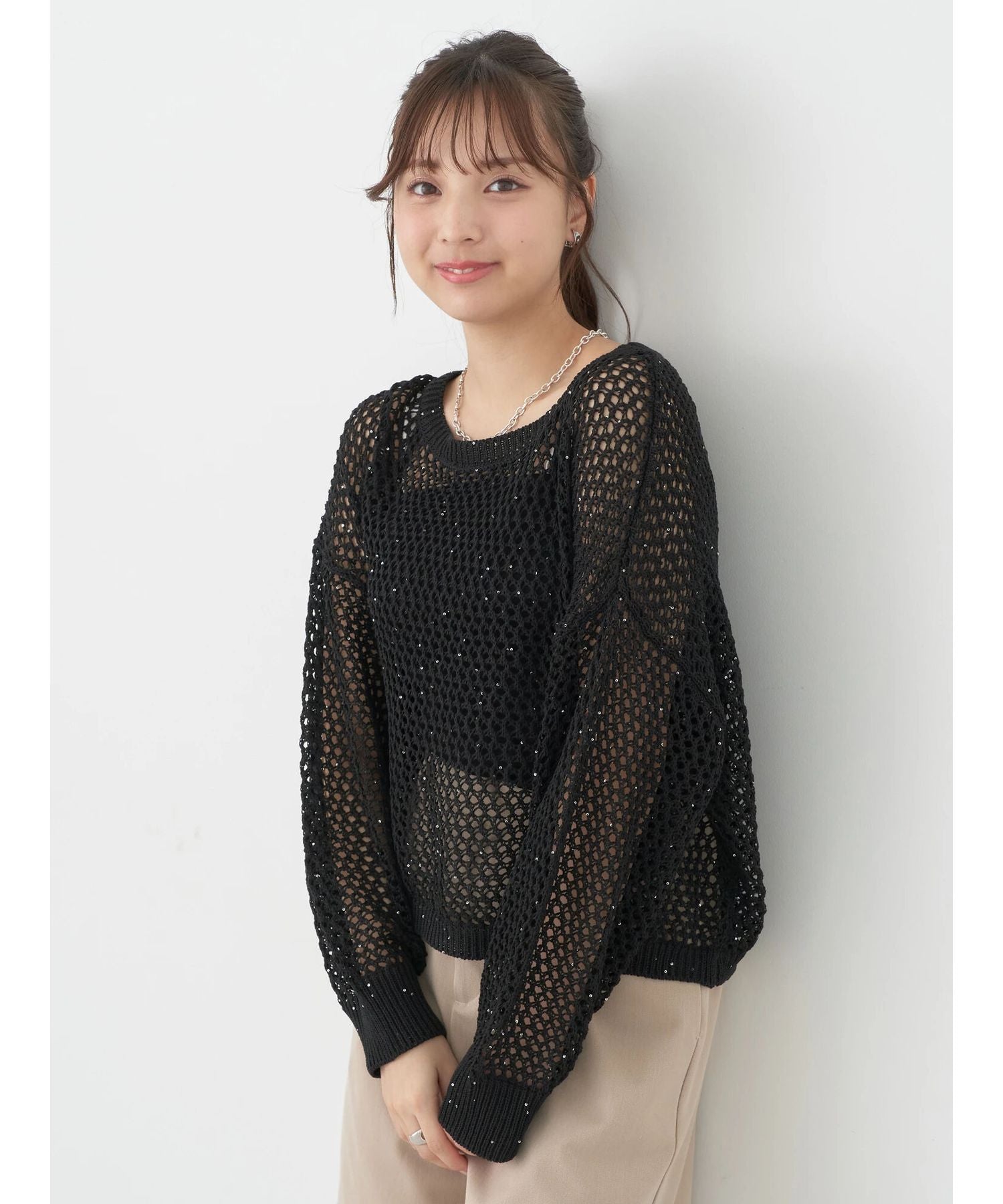 アースミュージックアンドエコロジー earth music&ecology スパンコールショートゆるニット (ブラック) ブラック