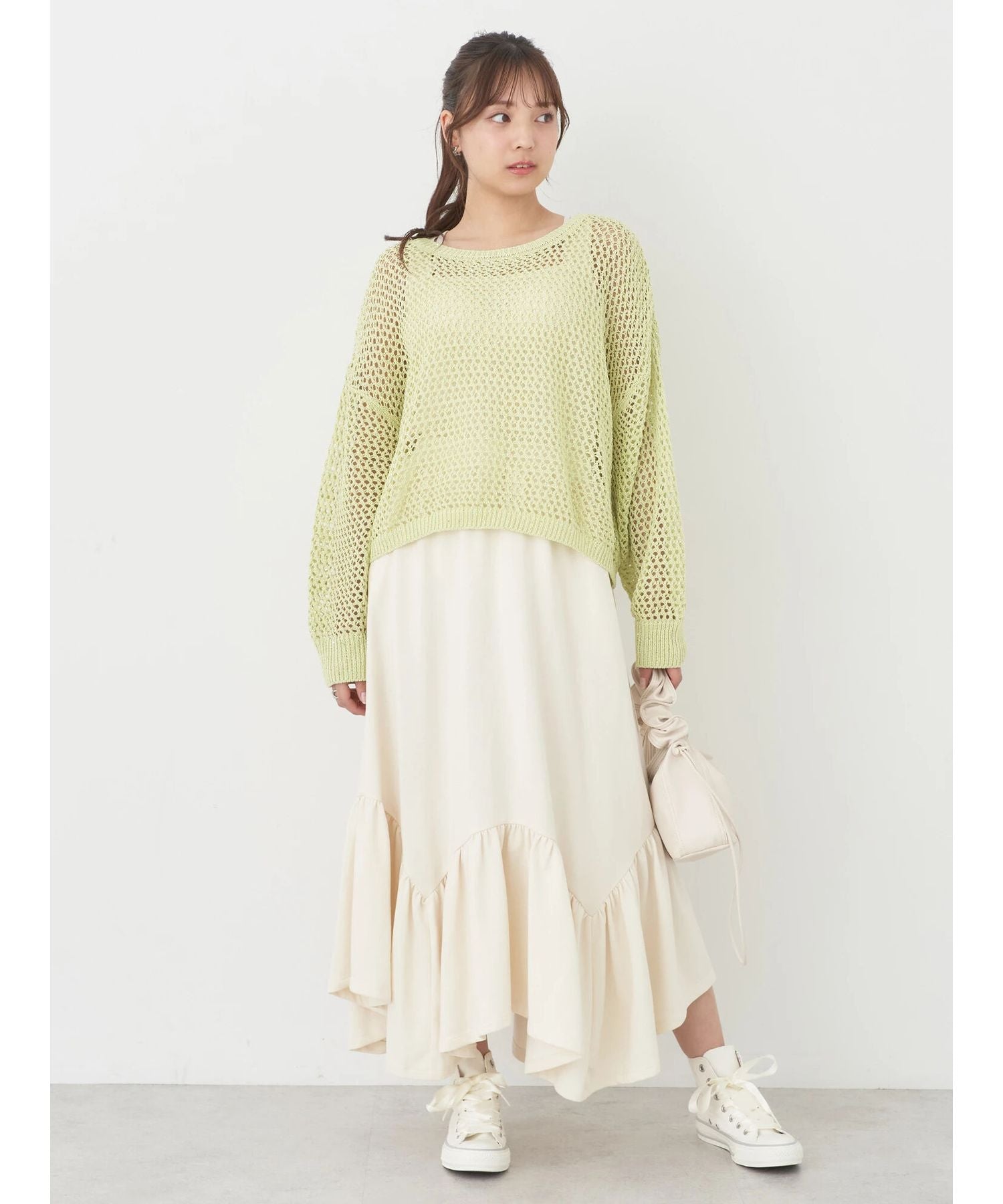 アースミュージックアンドエコロジー earth music&ecology スパンコールショートゆるニット (ブラック) ブラック