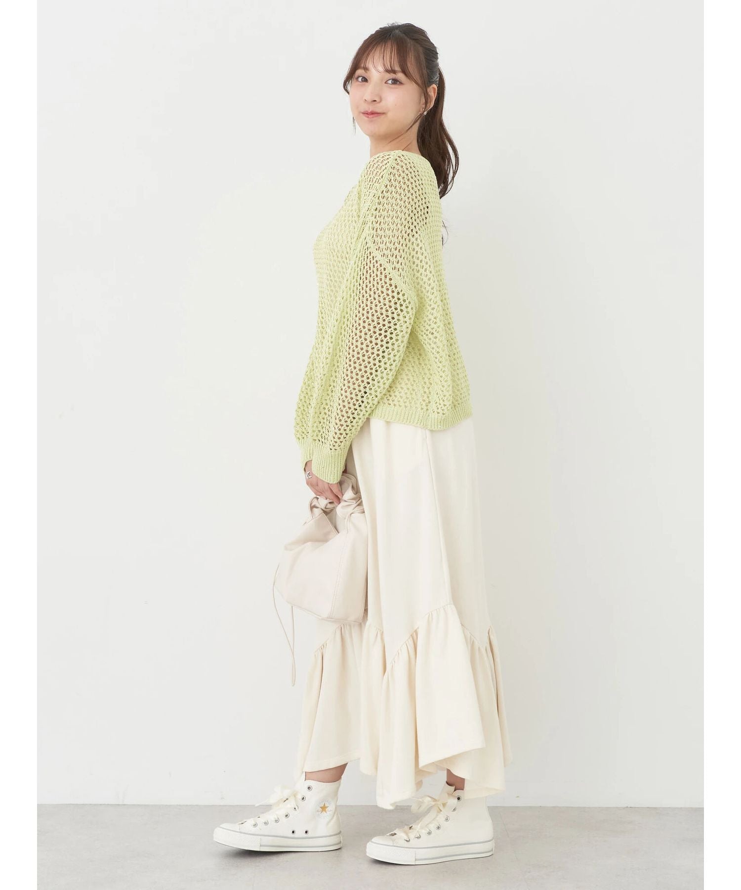 アースミュージックアンドエコロジー earth music&ecology スパンコールショートゆるニット (ブラック) ブラック