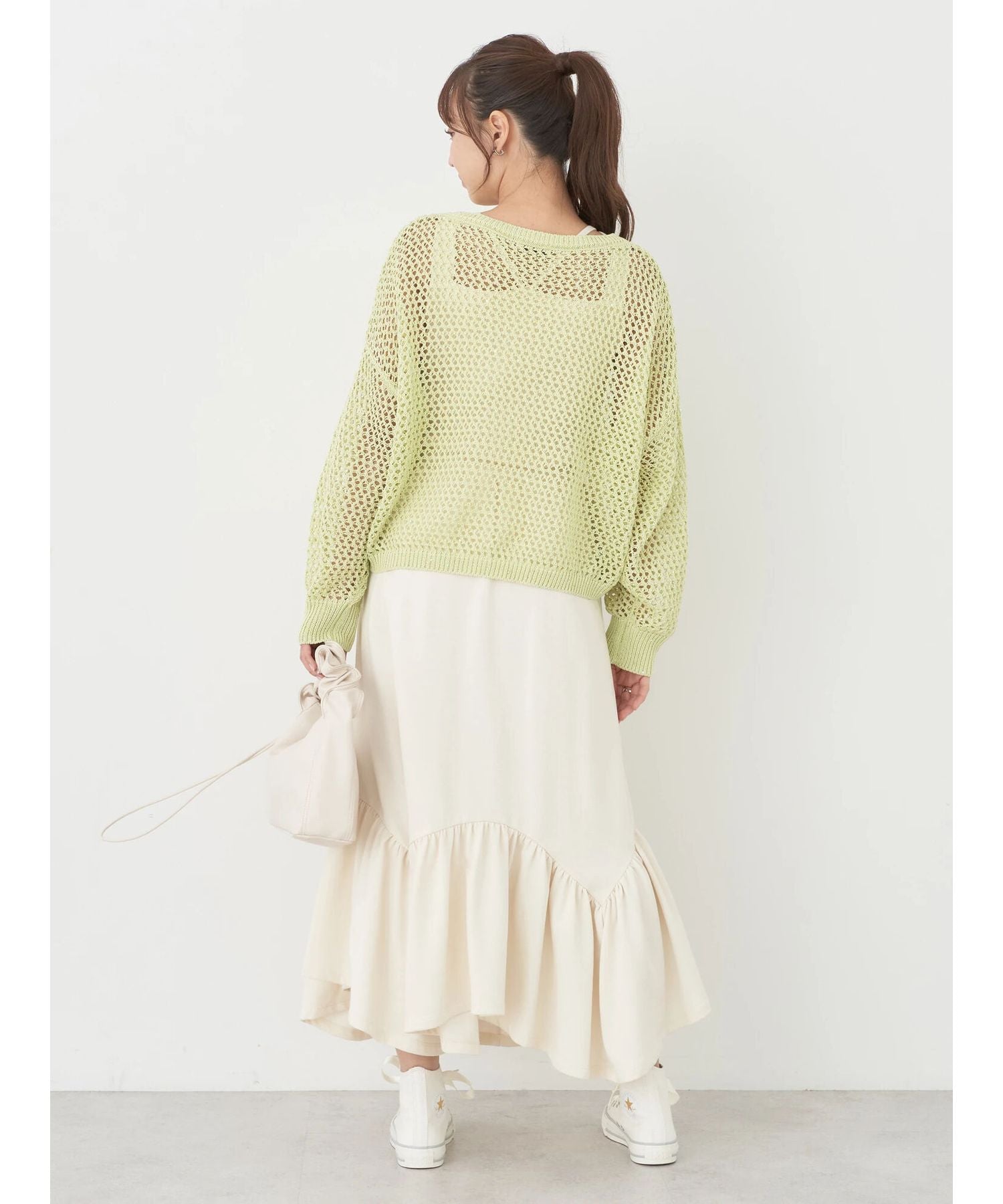 アースミュージックアンドエコロジー earth music&ecology スパンコールショートゆるニット (ブラック) ブラック