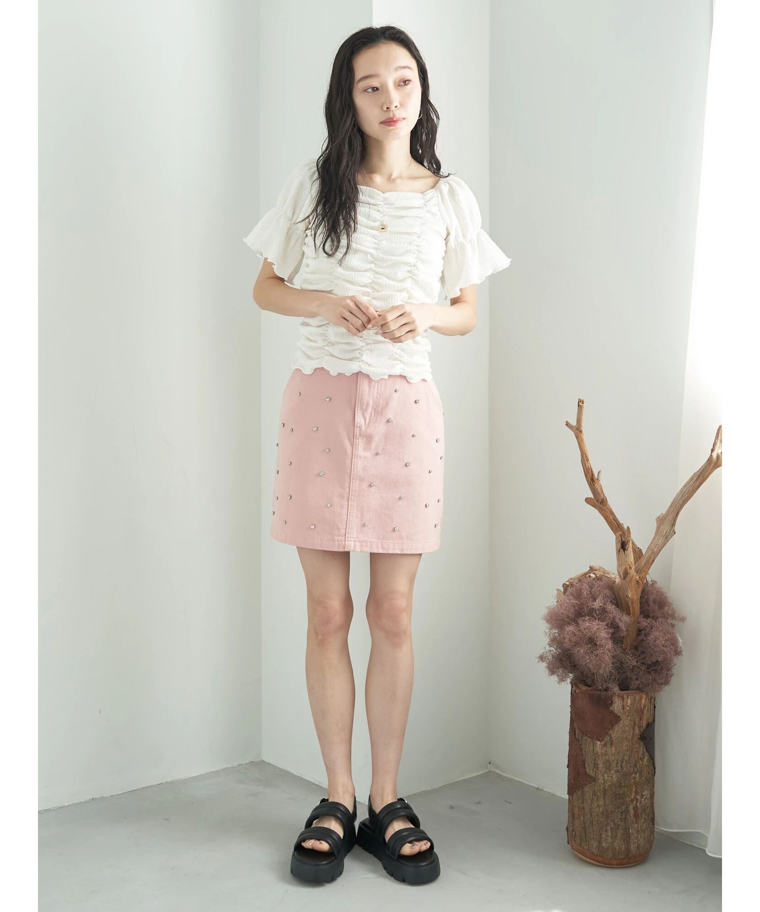 アースミュージックアンドエコロジー earth music&ecology ビジューデニムミニスカート (ライトインディゴ) ライトインディゴ