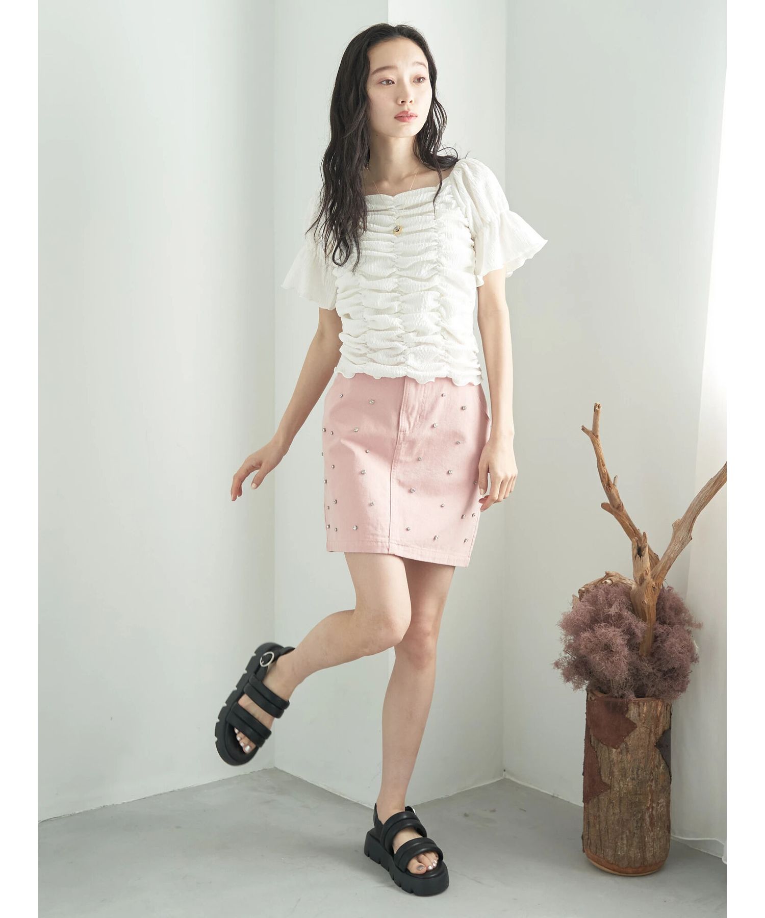 アースミュージックアンドエコロジー earth music&ecology ビジューデニムミニスカート (ライトインディゴ) ライトインディゴ