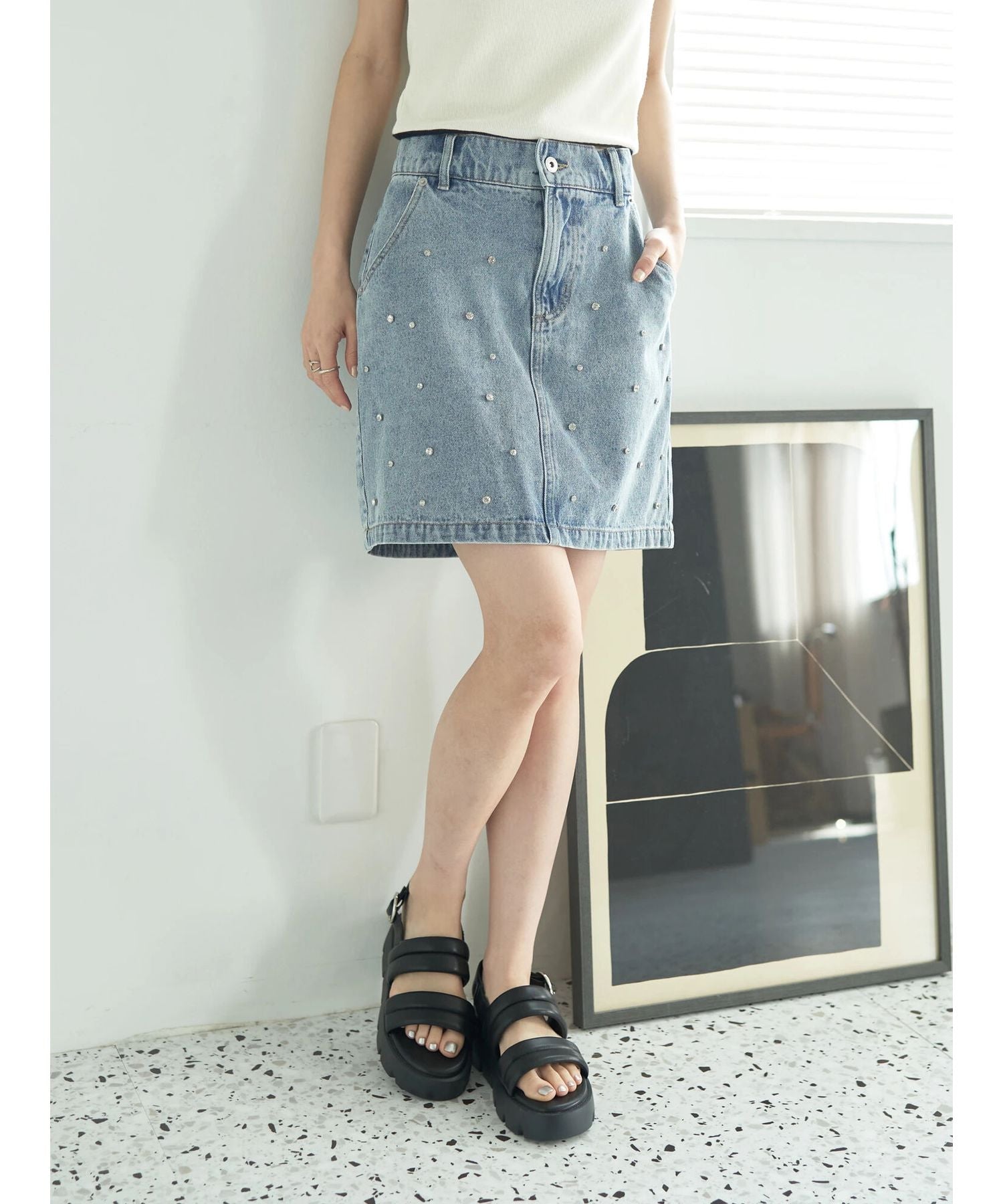 アースミュージックアンドエコロジー earth music&ecology ビジューデニムミニスカート (ライトインディゴ) ライトインディゴ