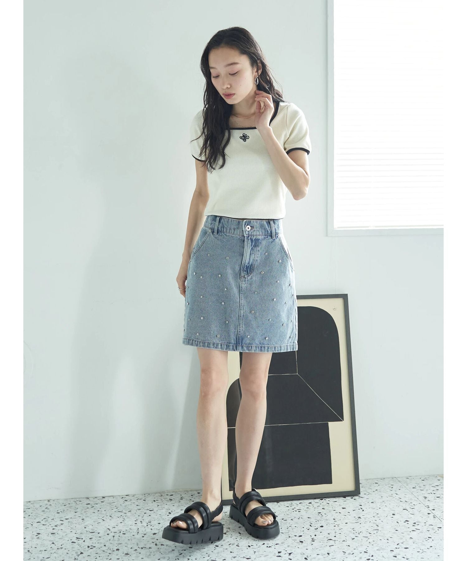 アースミュージックアンドエコロジー earth music&ecology ビジューデニムミニスカート (ライトインディゴ) ライトインディゴ