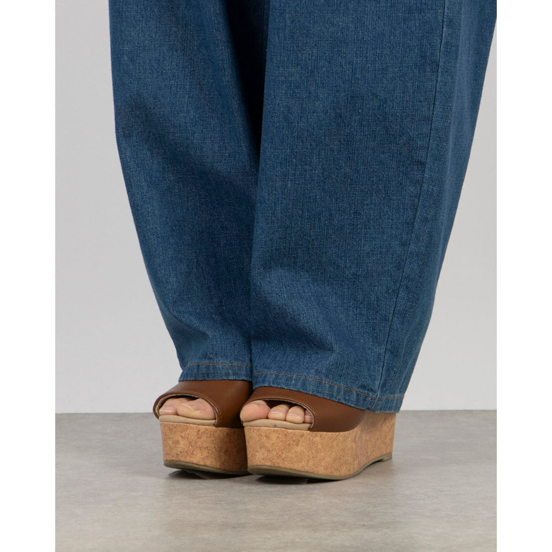 エグランティーヌ EGLANTINE カーブデニムパンツ (ブルー) ブルー