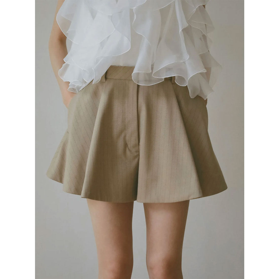 eimy istoire\r
フェイクファーフードジャケット ホワイト eimy istoire | ONE-PIECE DRESS | FASBEE