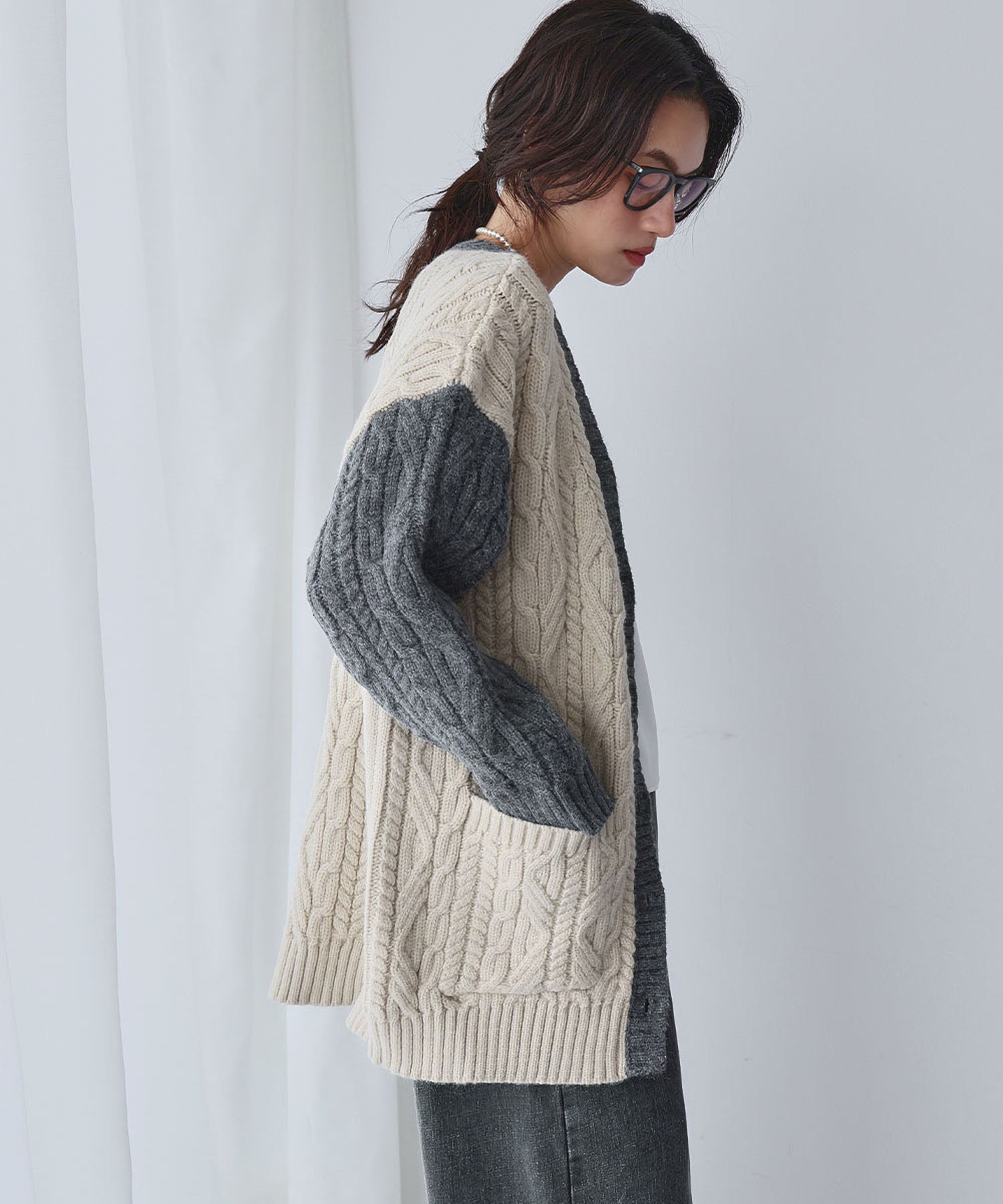 エルフランク ELFRANK バイカラー Vネック ケーブルニット カーディガン(ホワイト) アイボリーチャコールグレー