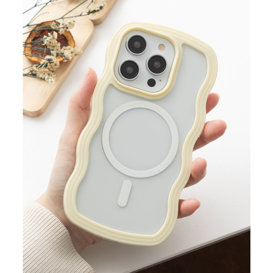 Emonique iPhone case cover wave wavy with MagSafe