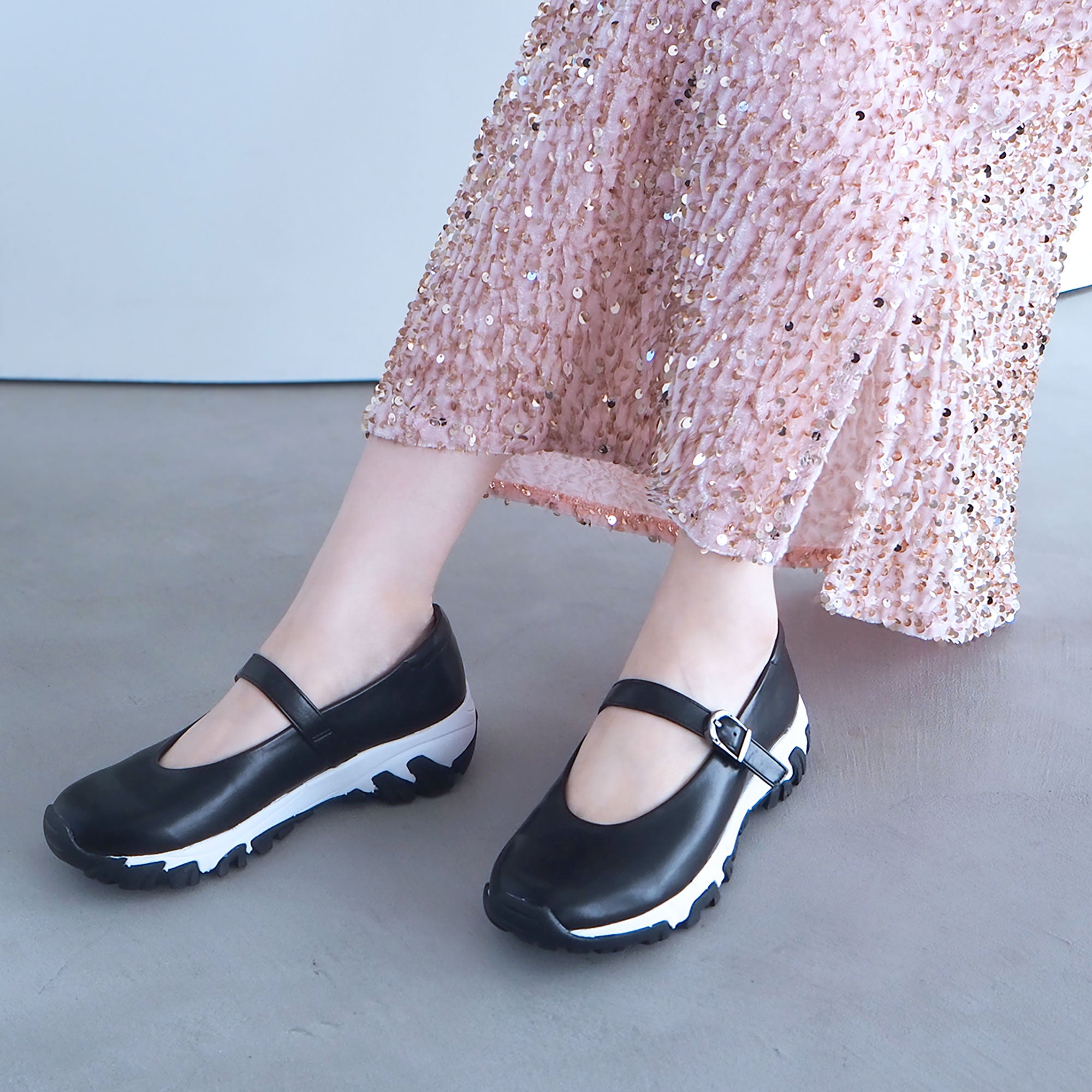 エンチャンテッド enchanted メリージェーンバックルスニーカー (ブラック) ブラック