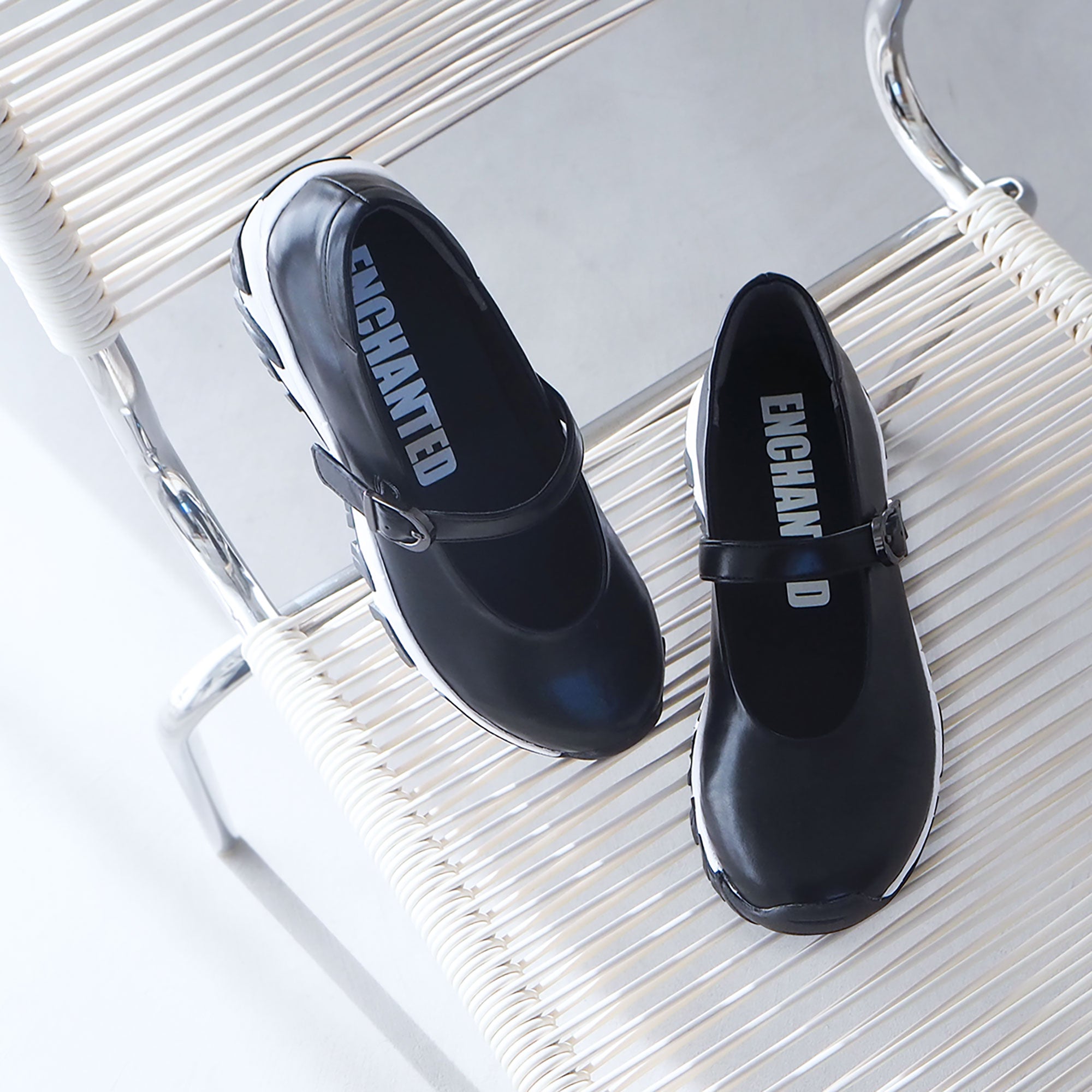 エンチャンテッド enchanted メリージェーンバックルスニーカー (ブラック) ブラック