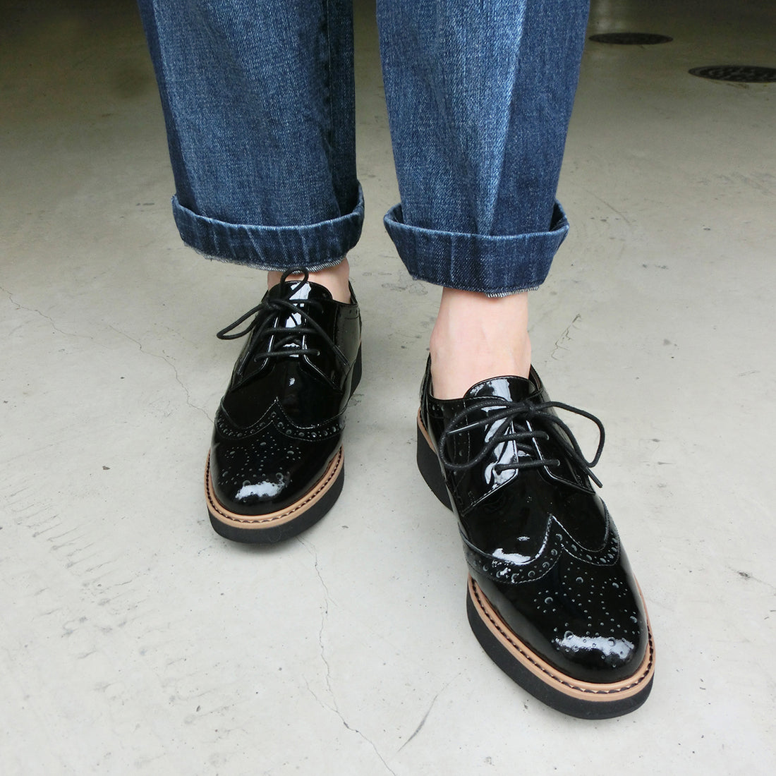 エンチャンテッド enchanted 本革ウイングチップレースアップシューズ (ブラックエナメル) ブラックエナメル