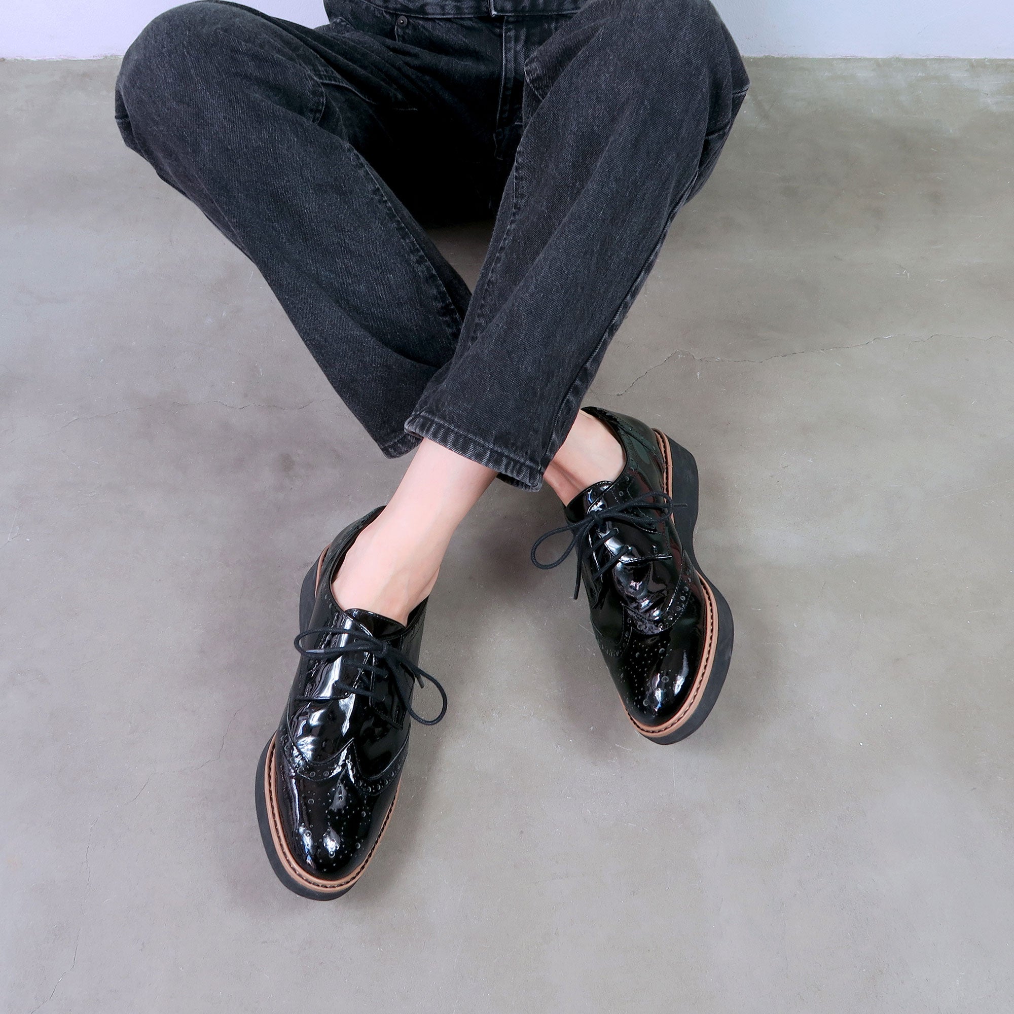 エンチャンテッド enchanted 本革ウイングチップレースアップシューズ (ブラックエナメル) ブラックエナメル