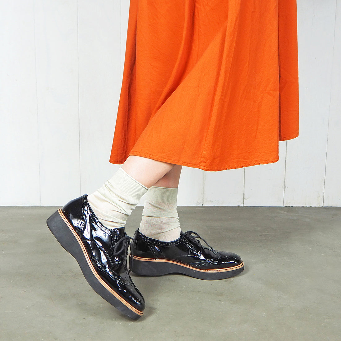 エンチャンテッド enchanted 本革ウイングチップレースアップシューズ (ブラックエナメル) ブラックエナメル