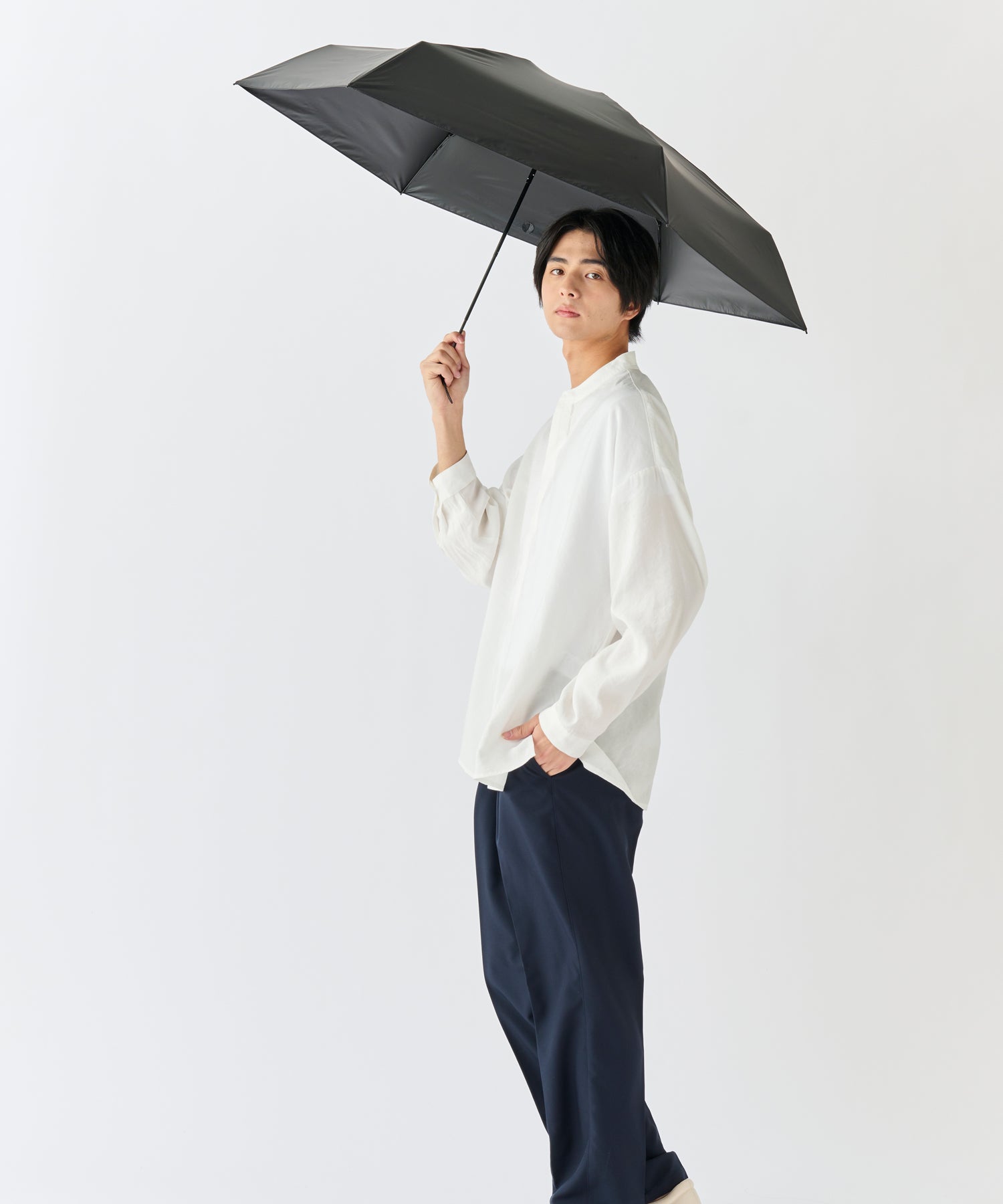 エスタ estaa 【超軽量/約158g~】マジカルテックプロ 遮光率100% 折りたたみ傘 晴雨兼用日傘 61cm (ブラック) ブラック