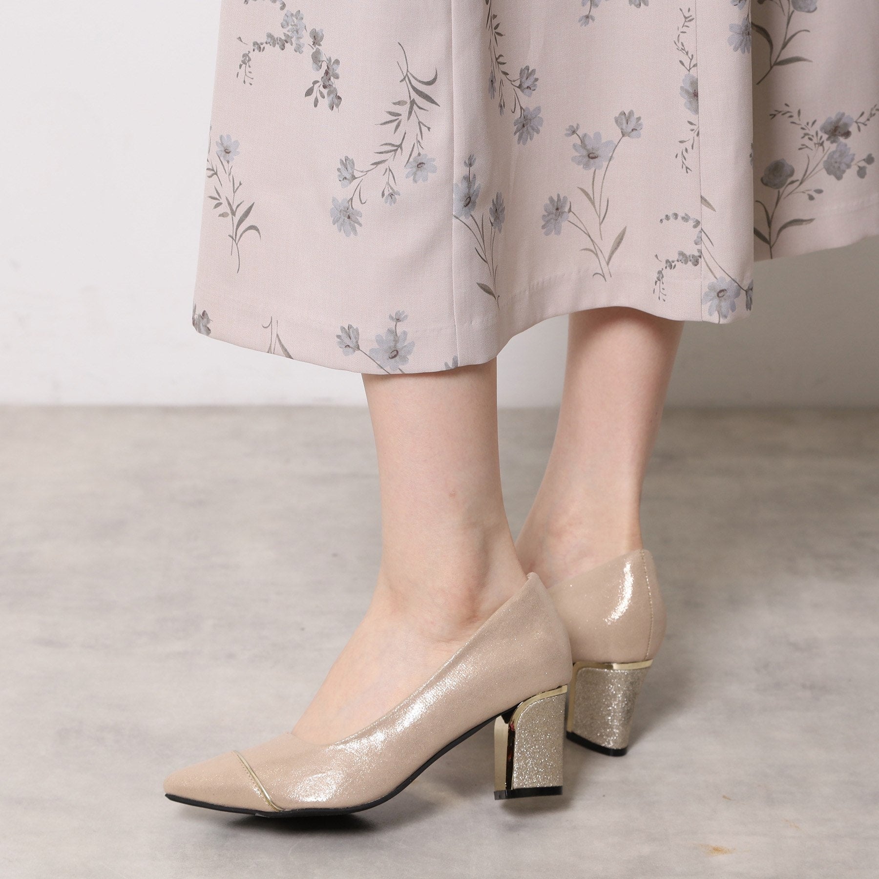 エスペランサ ESPERANZA ラメヒールゴールドラインパンプス (ブラック(019)) ブラック(019)