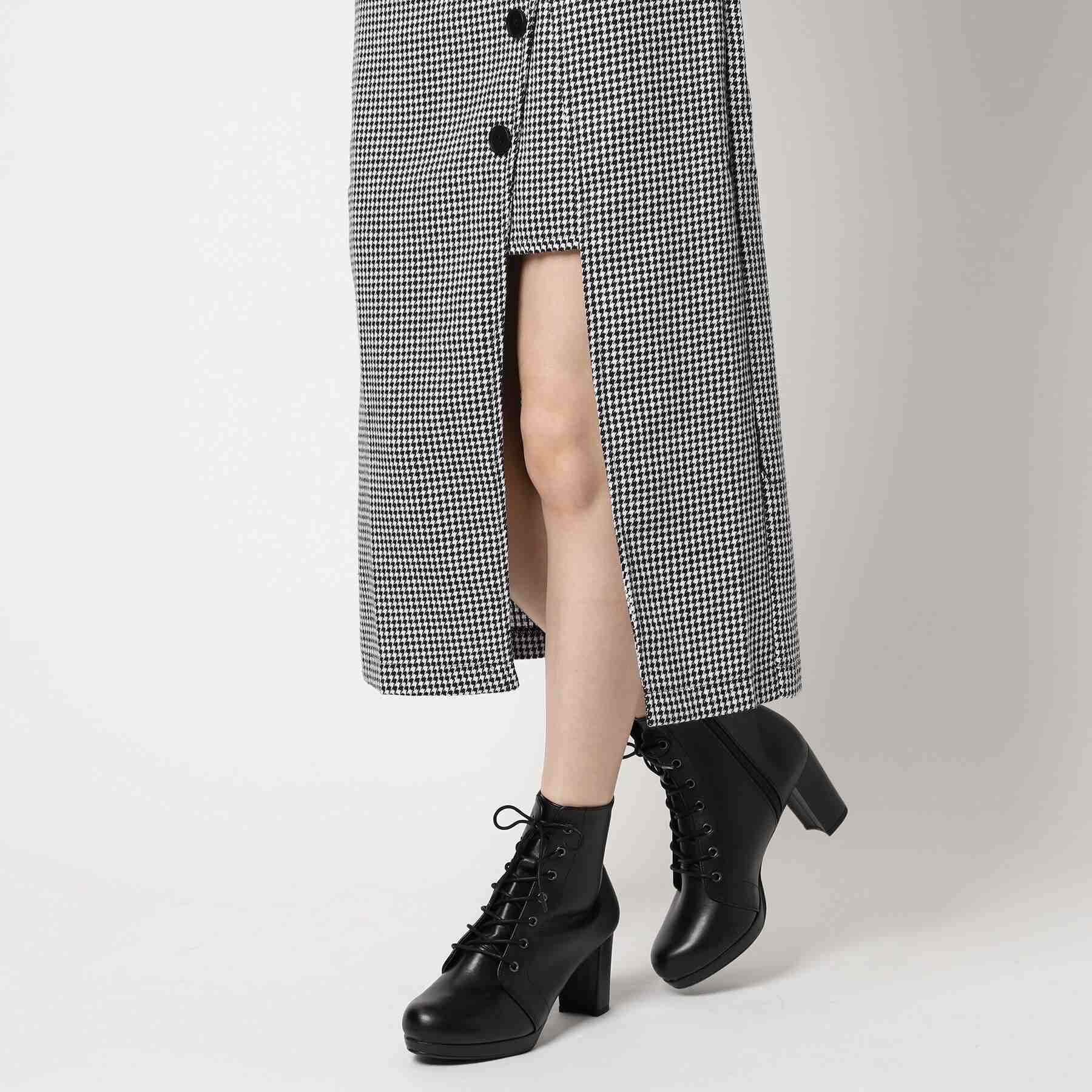 Esperanza Esperanza <<標準>>杏仁鞋帶厚厚的底部短靴