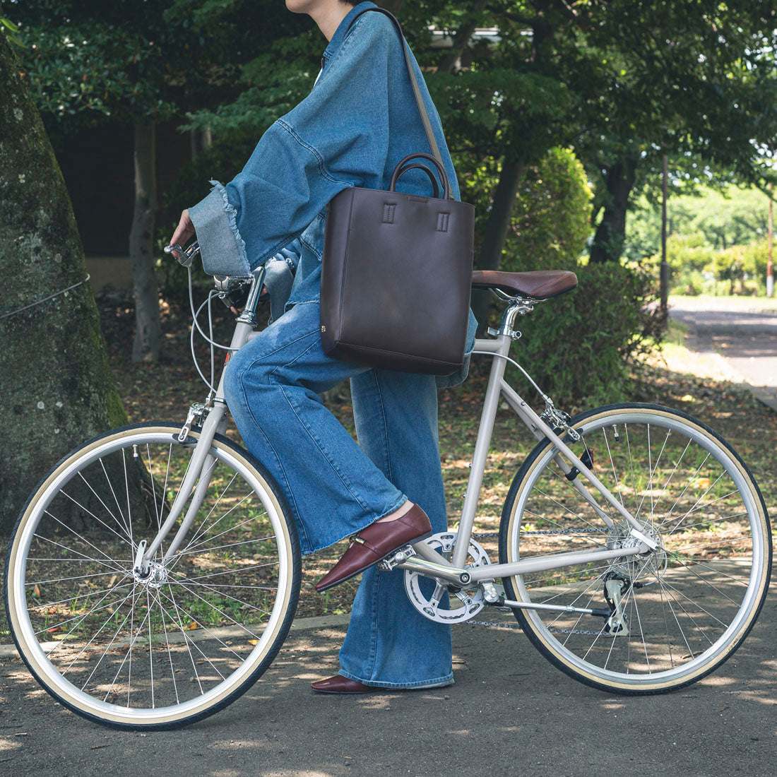 【&EVOL/イーボル】 【軽量・A4対応】2WAYトートバッグ LZ40240 (ブラウン) ブラウン