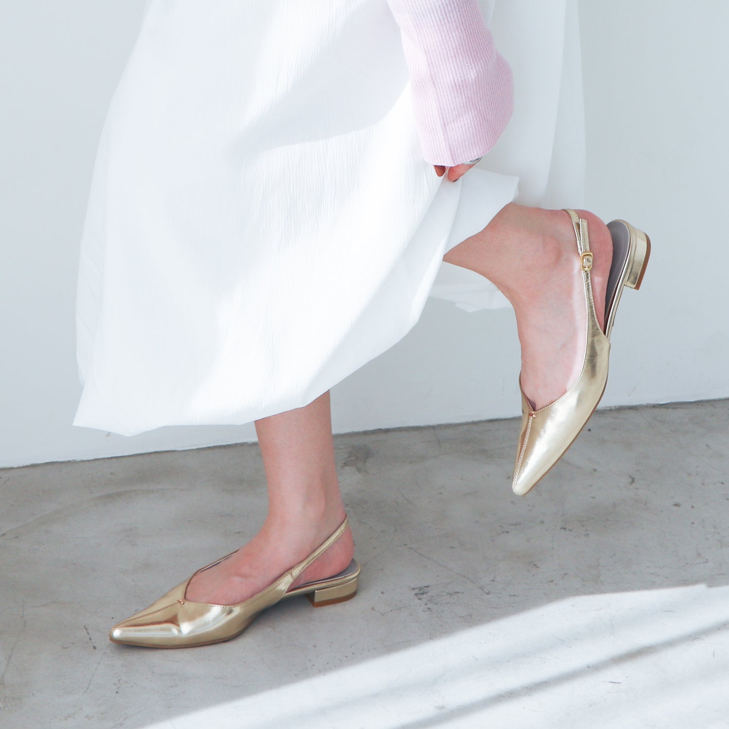 【EVOL/イーボル】【軽量・柔らかい】Vカットバックバンドパンプス IY5592