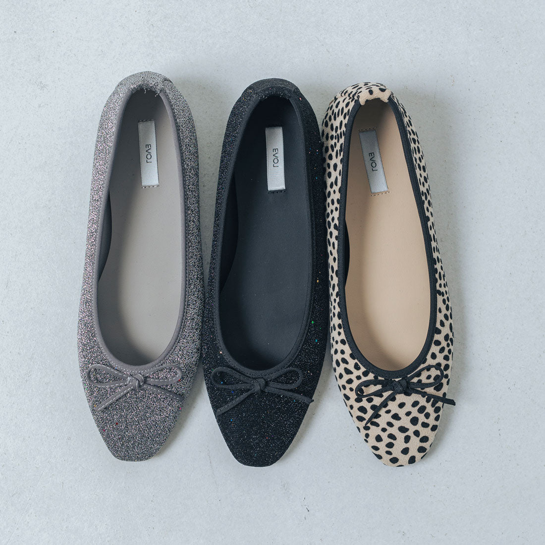 【EVOL/イーボル】 【ふかふか・軽量】アーモンドトゥフラットバレエ IZ5782 (ブラック) ブラック