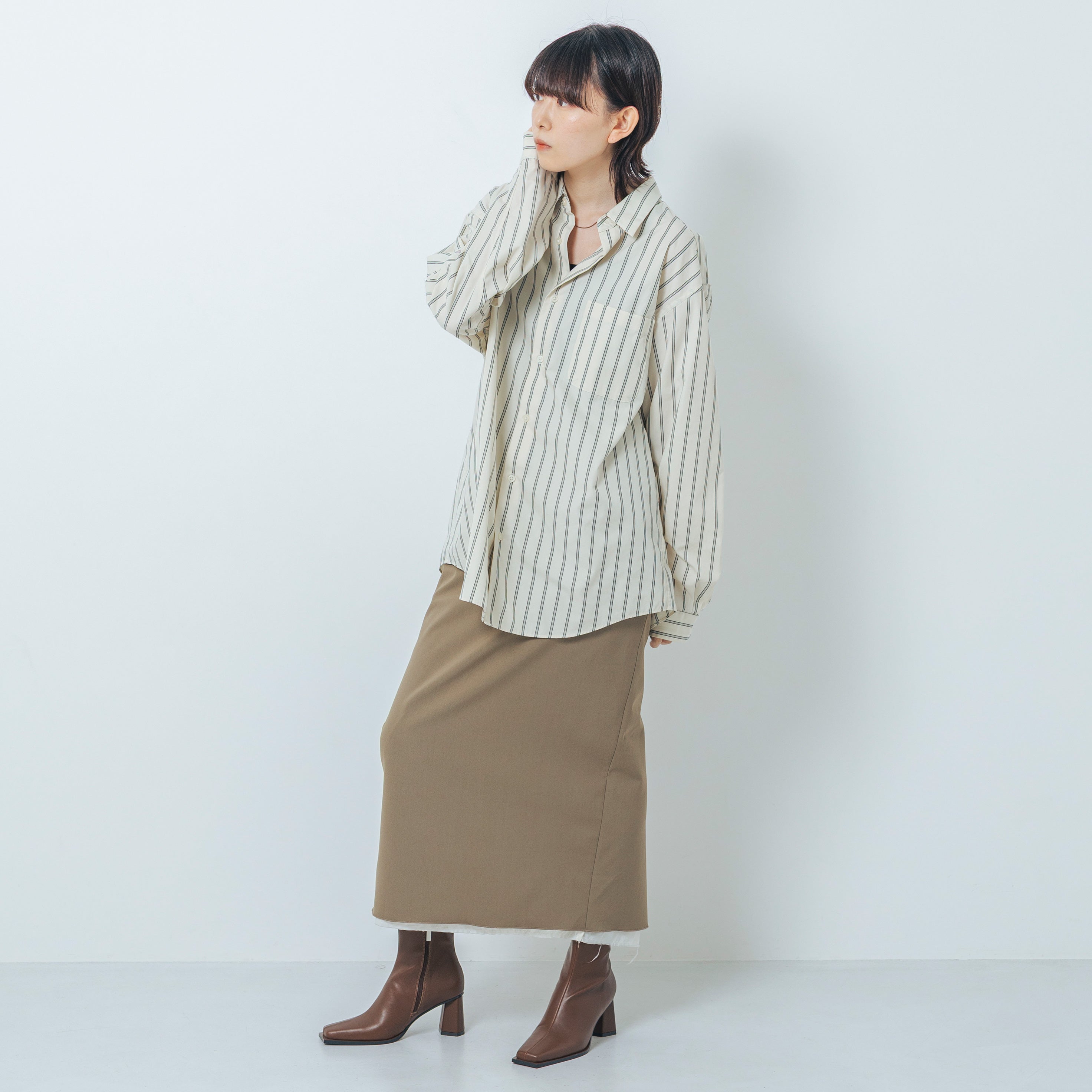 【EVOL/イーボル】 【S-LLサイズ展開・クッション入り】スクエアデザインヒールショートブーツ BZ23835 (ブラウン) ブラウン