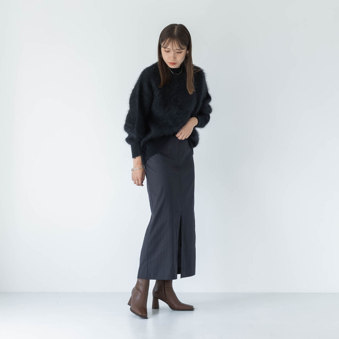 【EVOL/イーボル】 【S-LLサイズ展開・クッション入り】スクエアデザインヒールショートブーツ BZ23835 (ブラウン) ブラウン