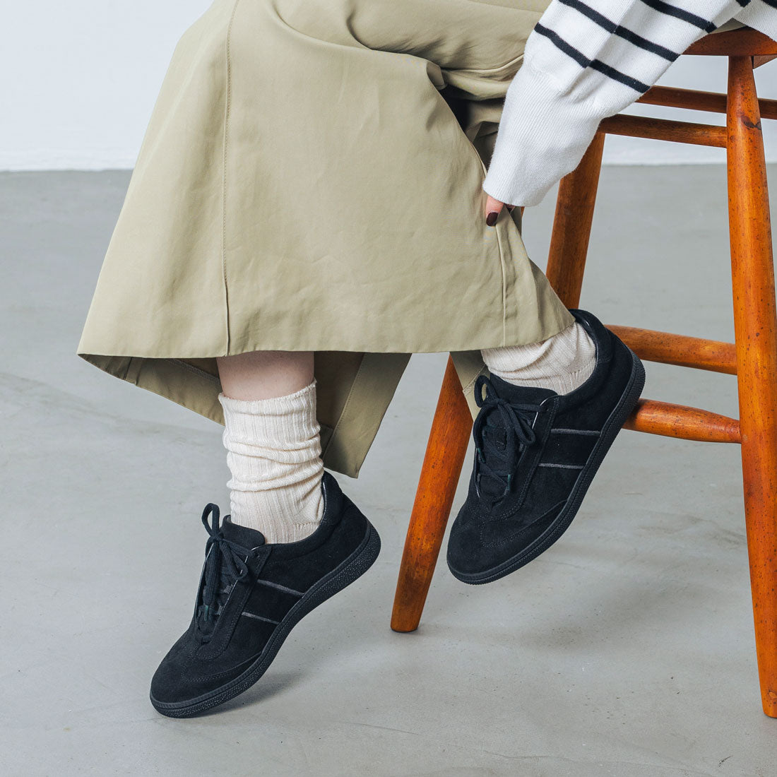 【EVOL/イーボル】 【S-LLサイズ展開・ふかふか】スエードレースアップスニーカー IZ5792 (ブラックスエード) ブラックスエード