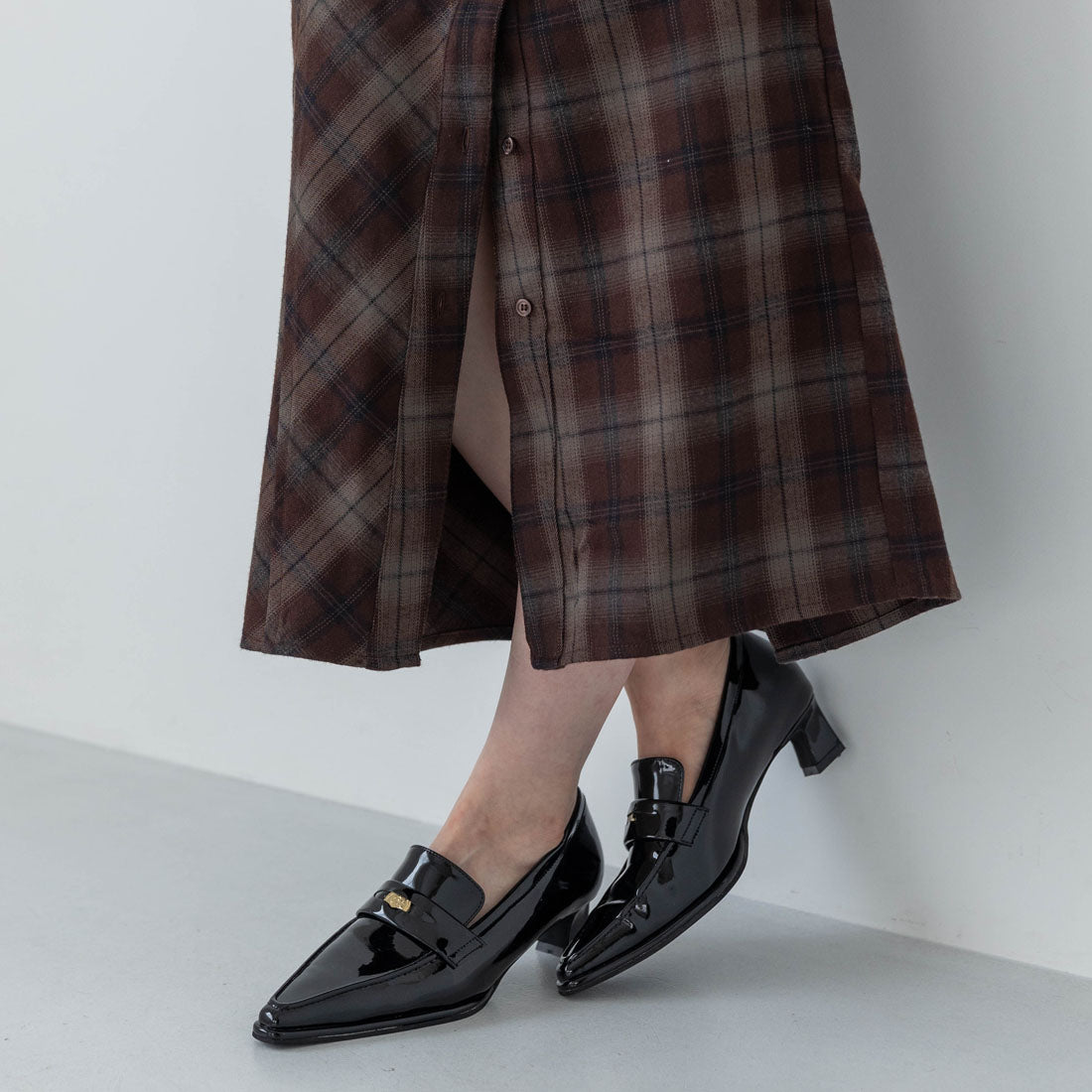 【EVOL/イーボル】 【晴雨兼用・ふかふか】4cmポインテッドコインローファー IZ5801 (ブラックエナメル) ブラックエナメル