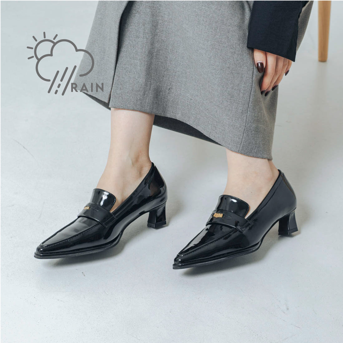 【EVOL/イーボル】 【晴雨兼用・ふかふか】4cmポインテッドコインローファー IZ5801 (ブラックエナメル) ブラックエナメル