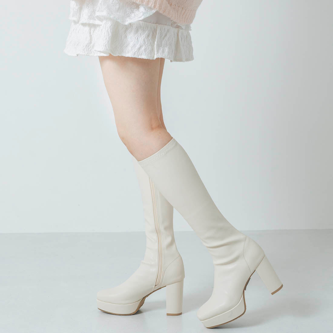 【EVOL/イーボル】 【晴雨兼用(一部カラー除く)・美脚効果あり】ストーム9.5cmストレッチブーツ IZ5817 (アイボリー) アイボリー