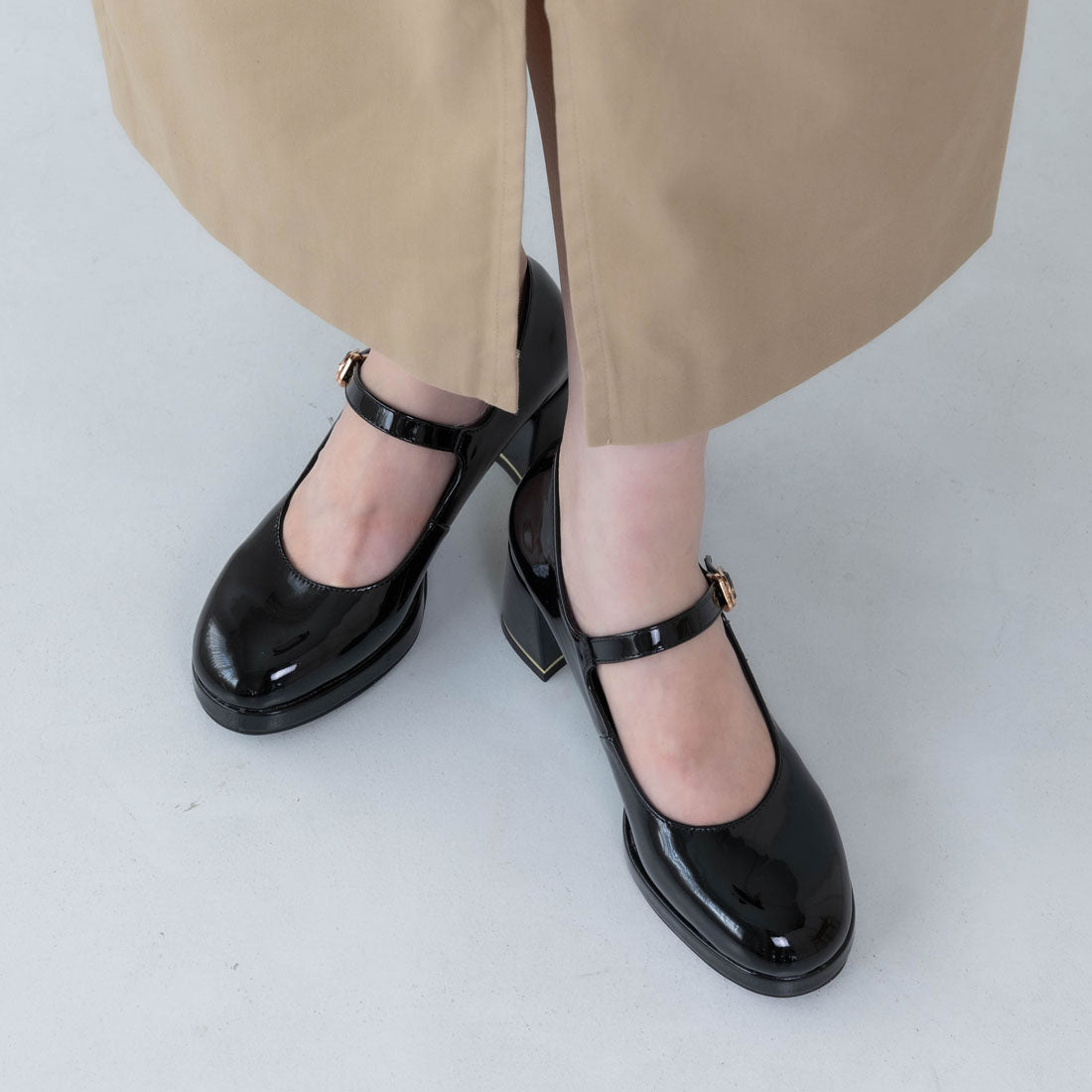 【EVOL/イーボル】 【晴雨兼用・クッション入り】ストームメリージェーンパンプス IZ5812 (ブラックエナメル) ブラックエナメル