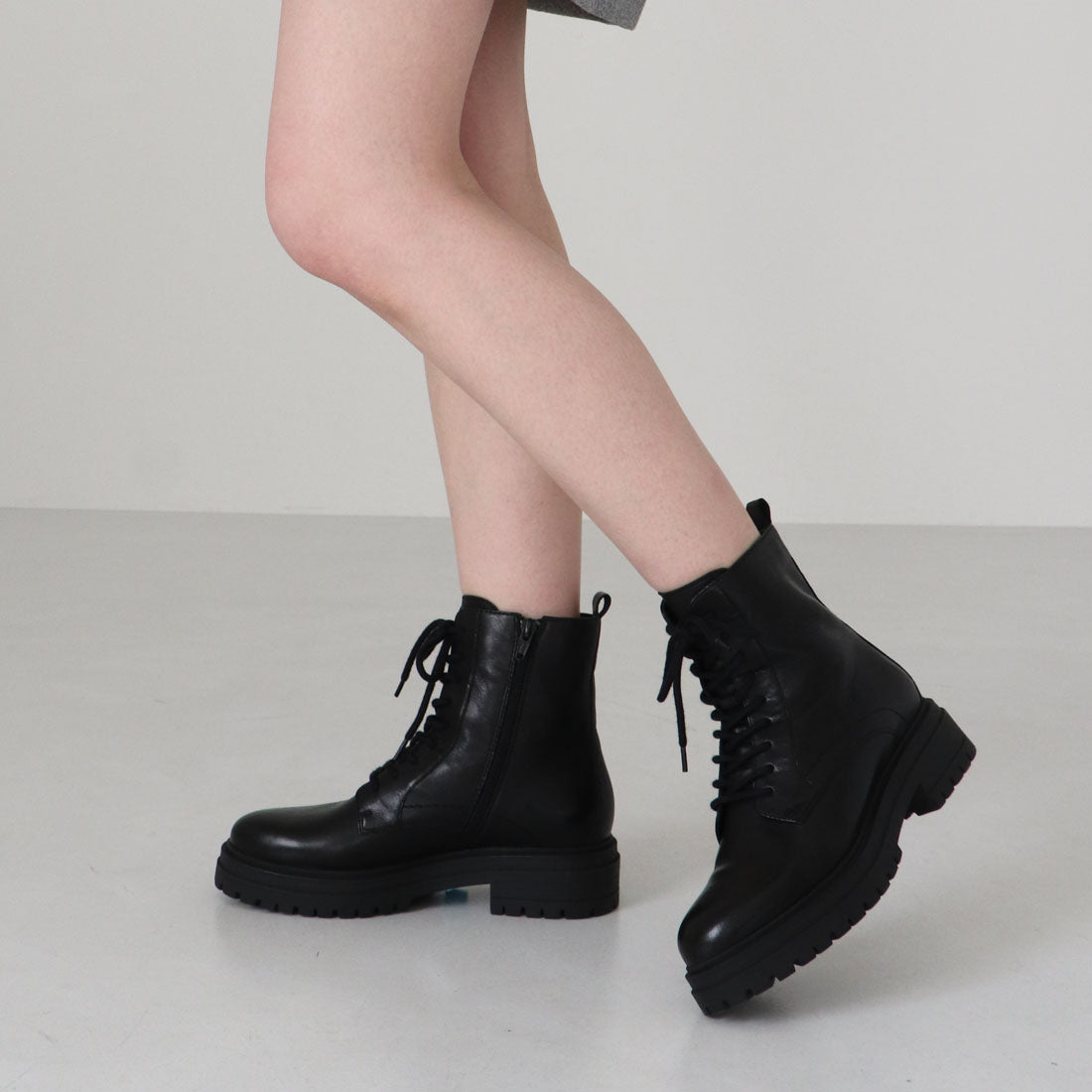 【EVOL/イーボル】 【本革・柔らかい】レースアップショートブーツ IZ8119 (ブラック) ブラック