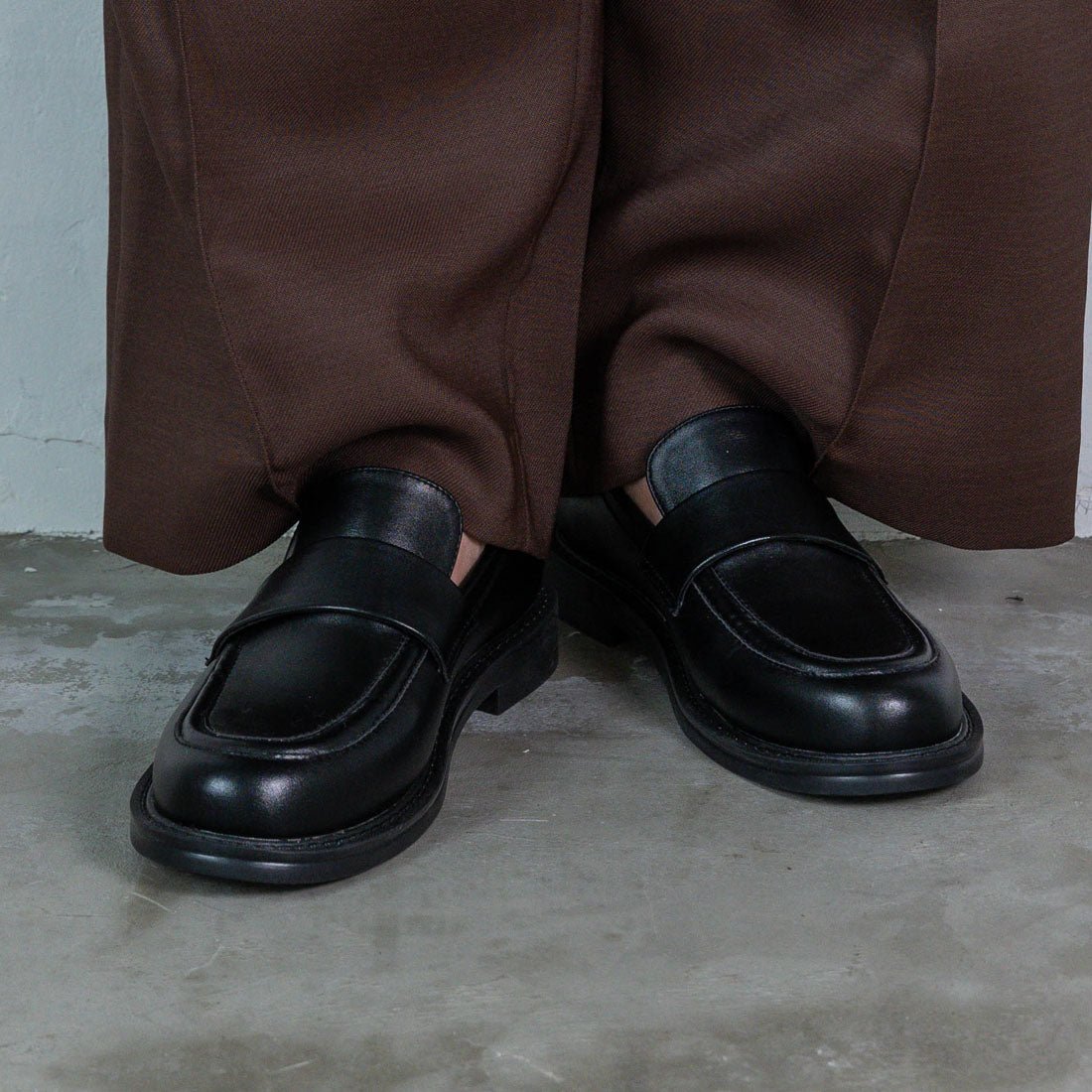 【EVOL/イーボル】 【ふかふか・クッション入り】ラウンドローファー IZ5825 (ブラック) ブラック