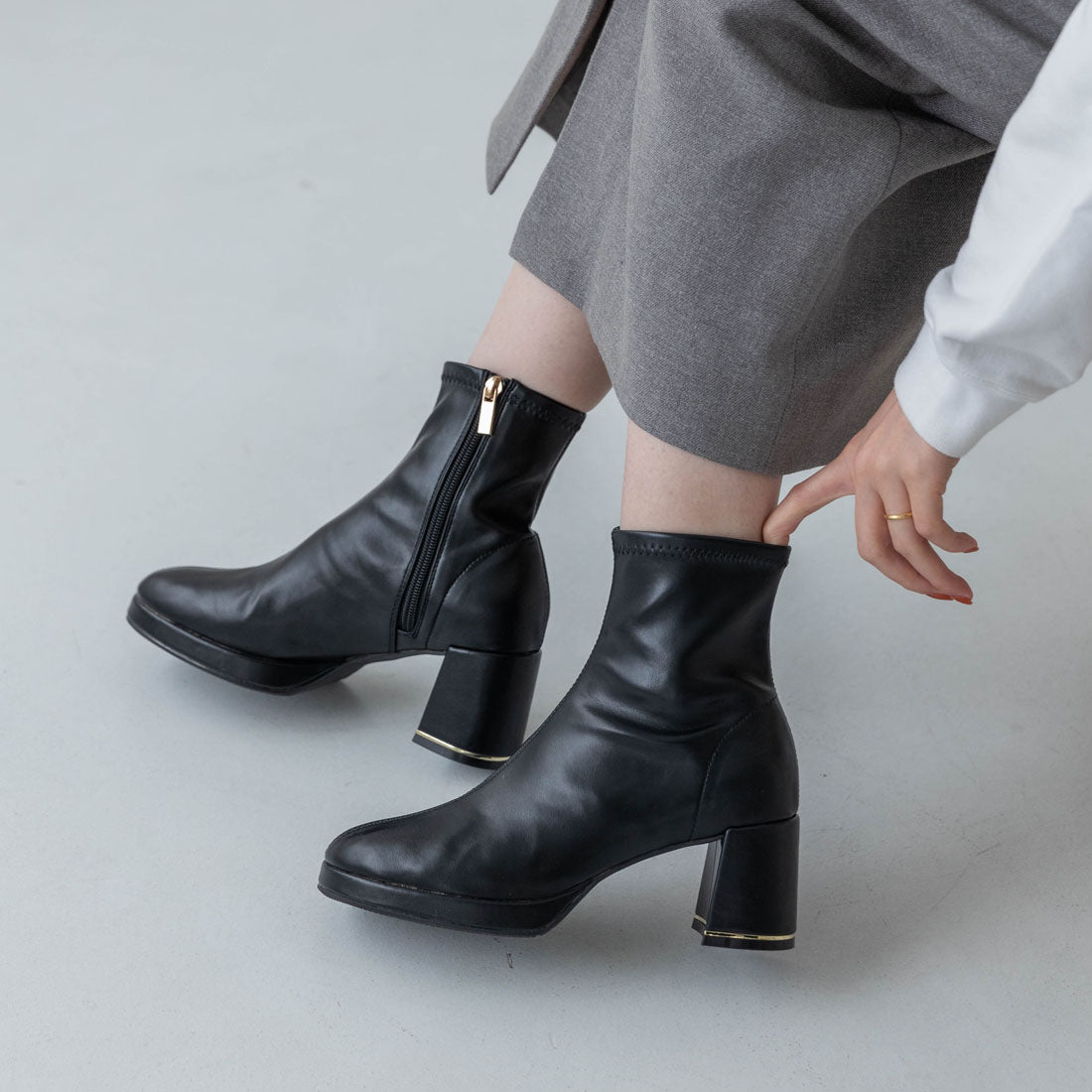 【EVOL/イーボル】 【S-LLサイズ展開・柔らかい】ストレッチ7cmショートブーツ IZ5837 (ブラック) ブラック