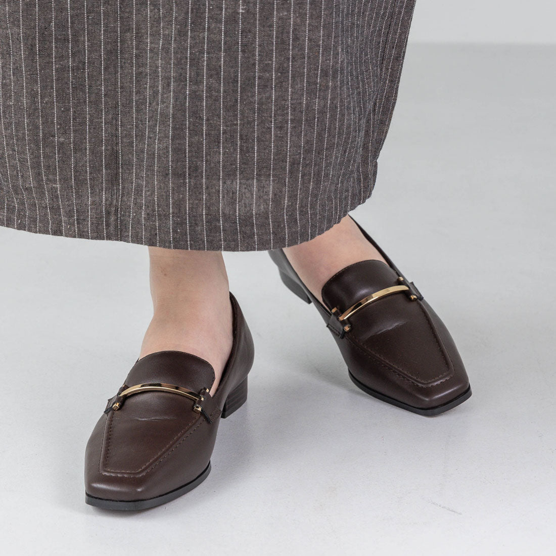 【EVOL/イーボル】 【ふかふか】スクエアビット2.5cmローファー IZ5853 (ブラウン) ブラウン