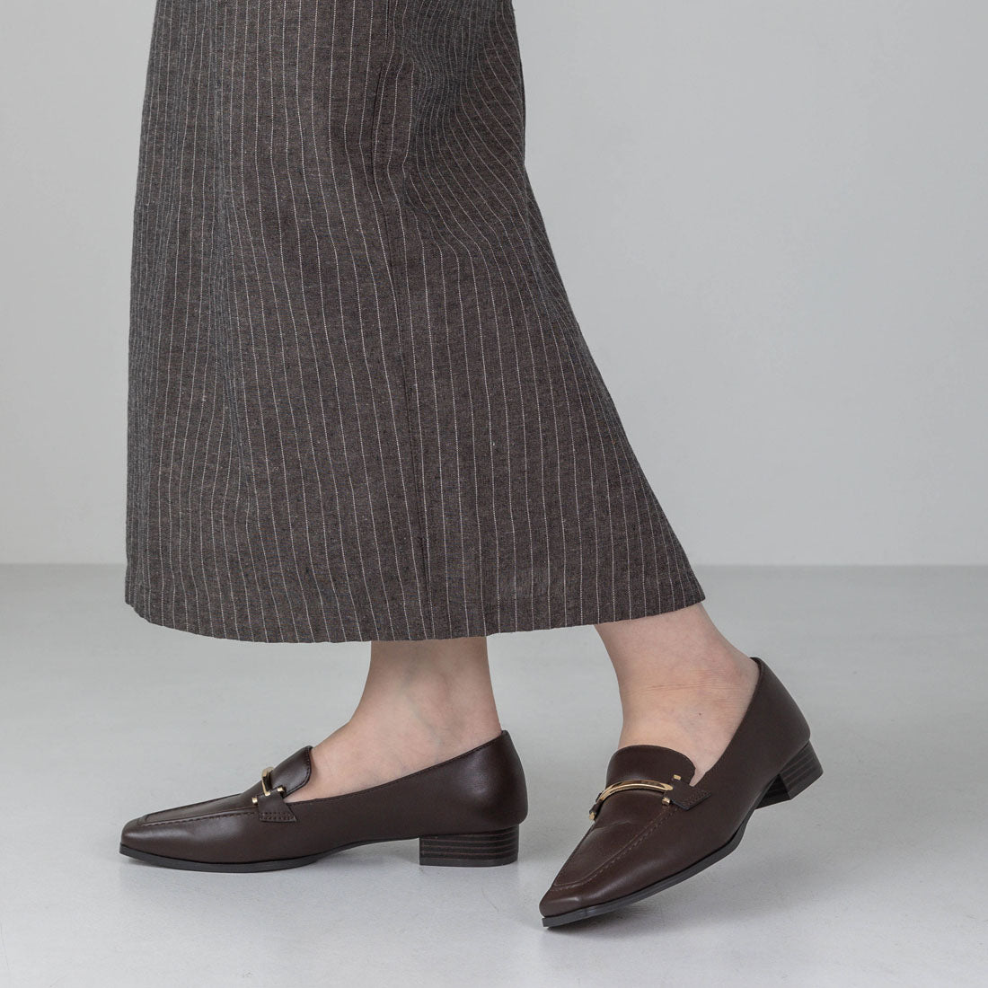 【EVOL/イーボル】 【ふかふか】スクエアビット2.5cmローファー IZ5853 (ブラウン) ブラウン