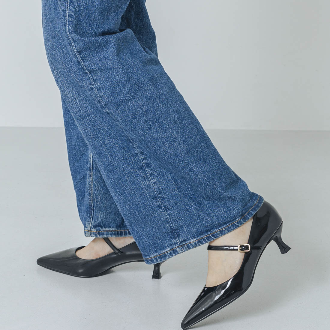 【EVOL/イーボル】 【ふかふか・クッション入り】ポインテッド4.5cmメリージェーン BZ23845 (ブラックエナメル) ブラックエナメル