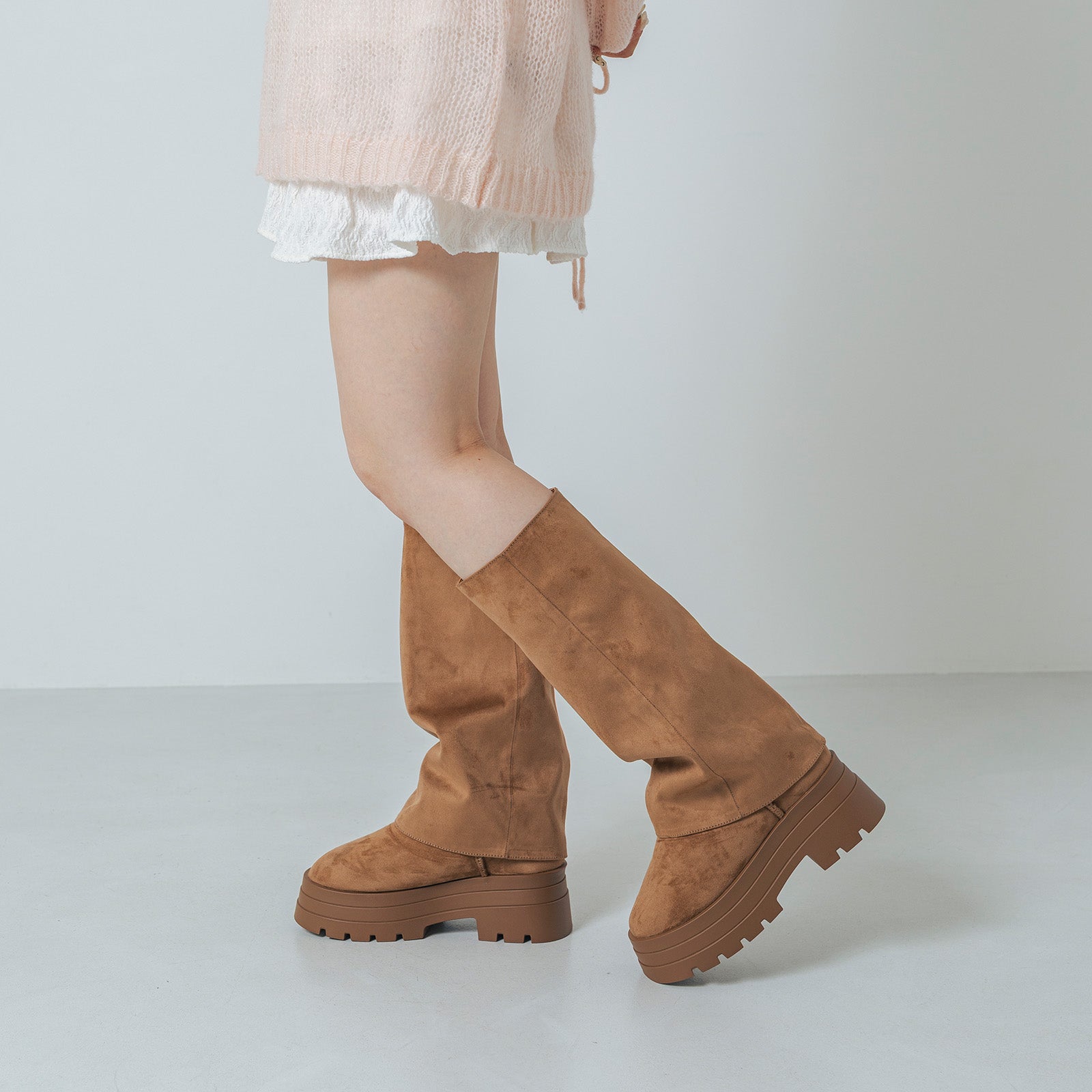 【EVOL/イーボル】 【S-LLサイズ展開・美脚効果あり】2WAYムートンカバーブーツ IZ5887 (キャメルスエード) キャメルスエード