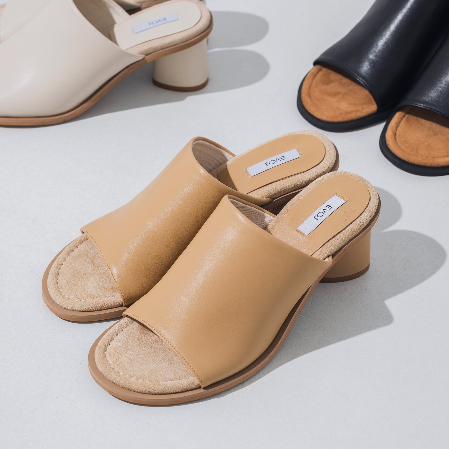 【EVOL/イーボル】 ラウンド6cmヒールサンダル IU5134 (ベージュ) ベージュ