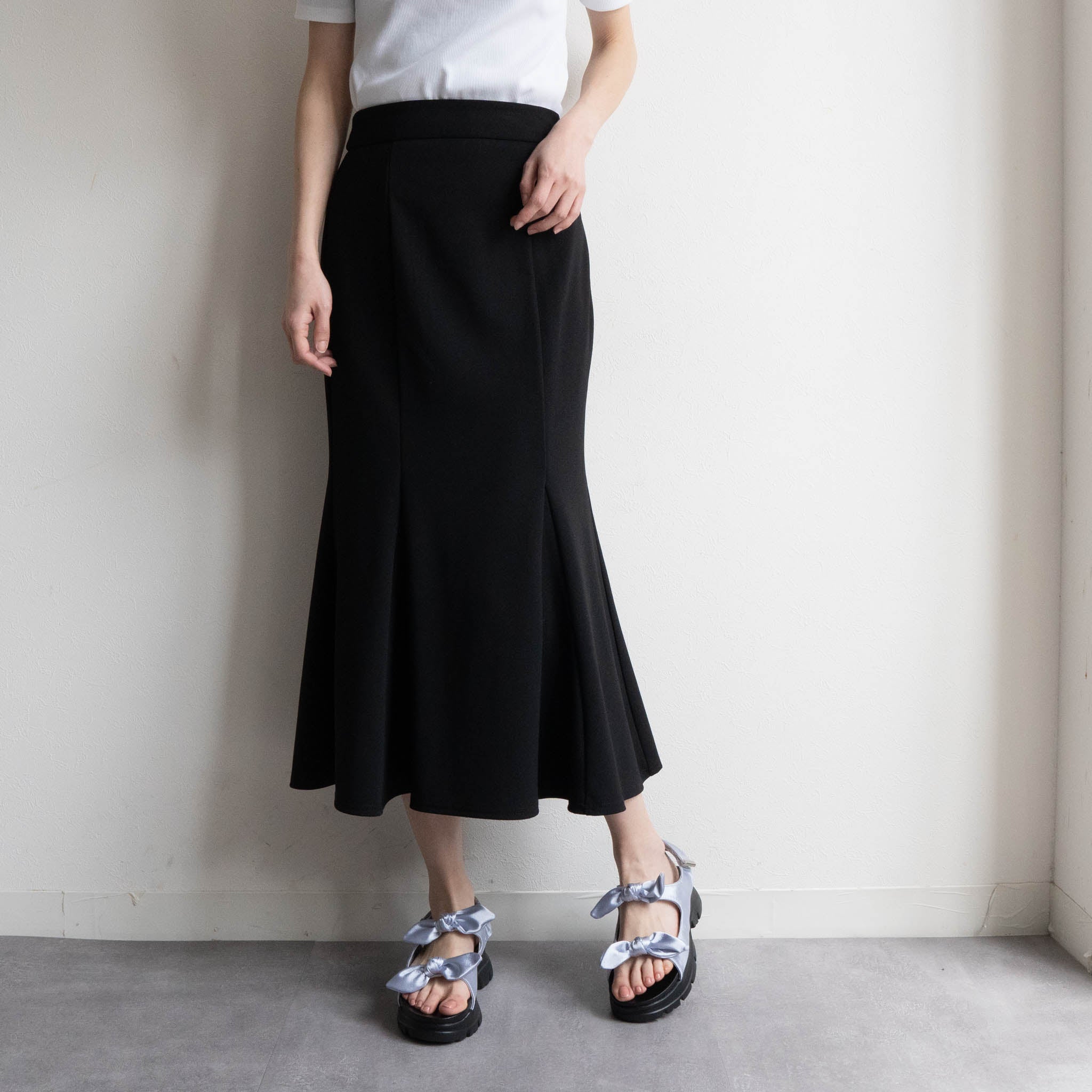ファビーファビー FABBY FABBY. スニーカーソールリボンベルトサンダル (シルバー) シルバー